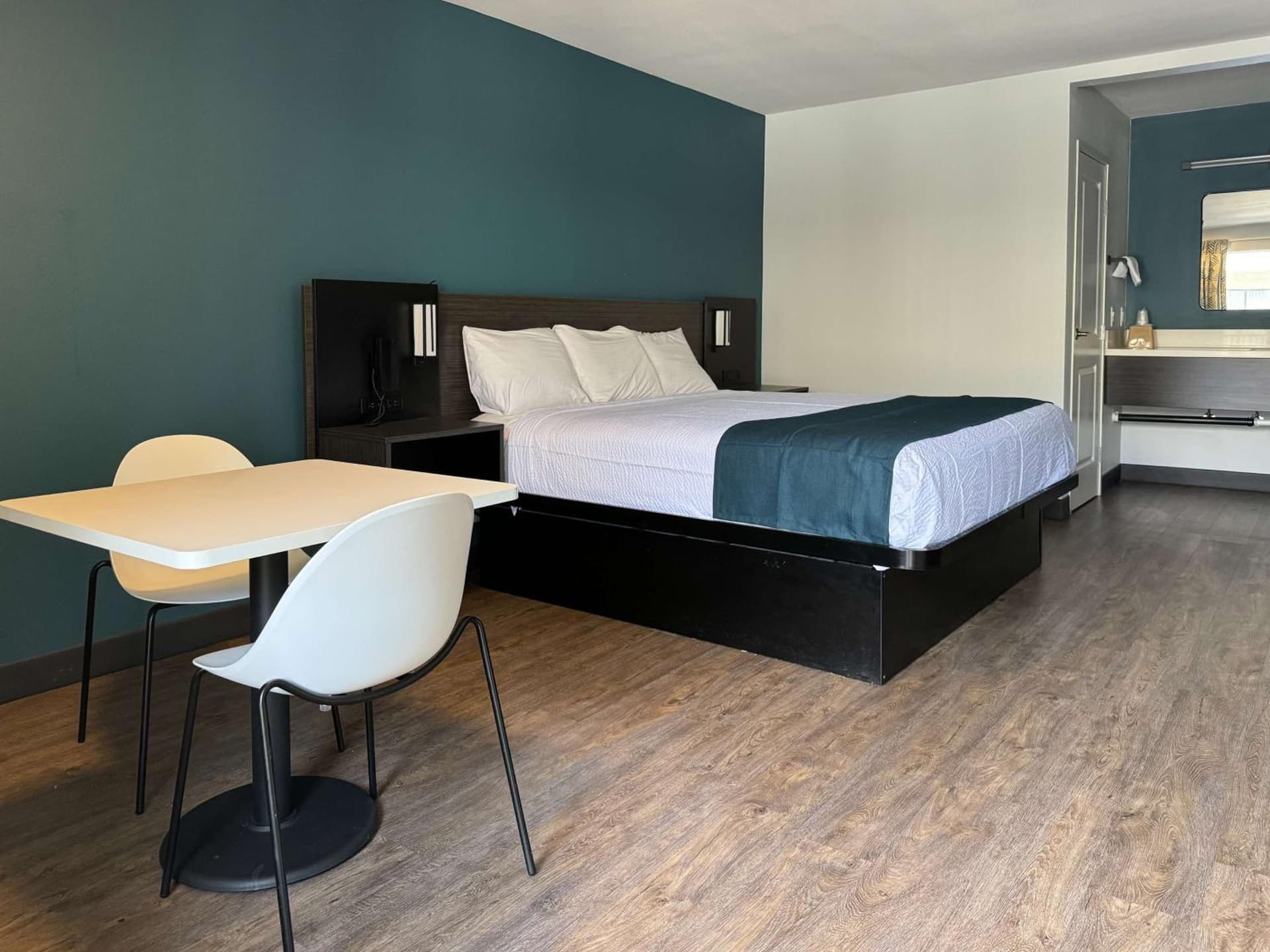 Studio 6 Suites Gardena, CA property views in Gardena, CA — gallery photo 3