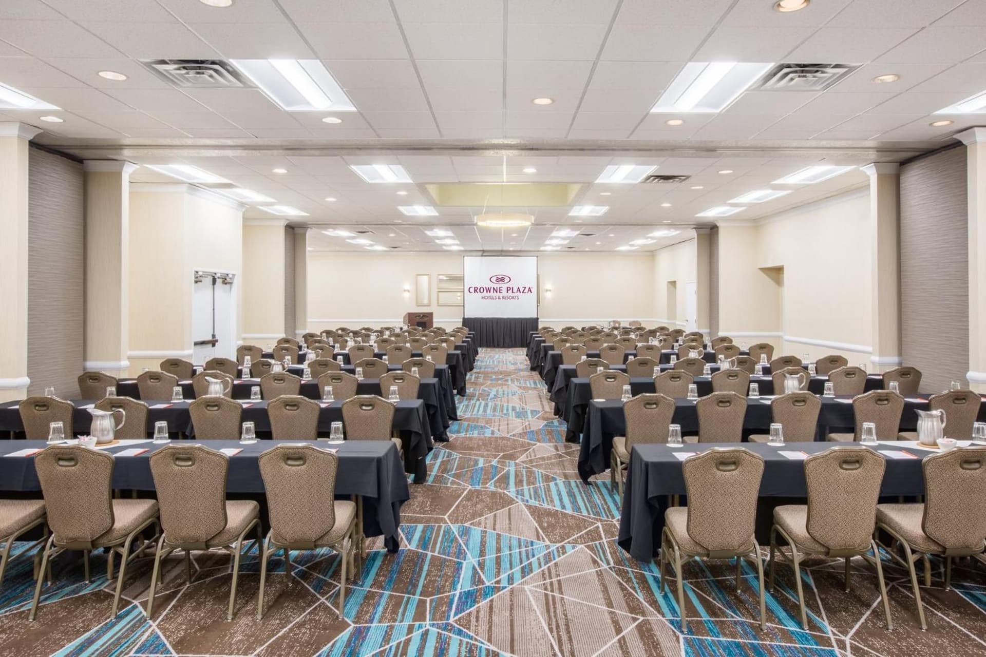 AC Hotel by Marriott Portland Lake Oswego gallery photo in Lake Oswego, OR — image 42