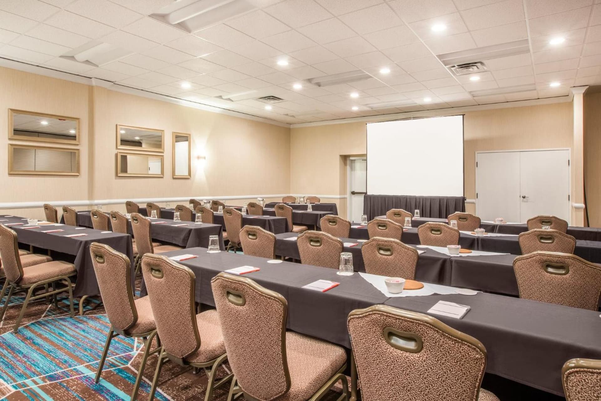 AC Hotel by Marriott Portland Lake Oswego gallery photo in Lake Oswego, OR — image 32