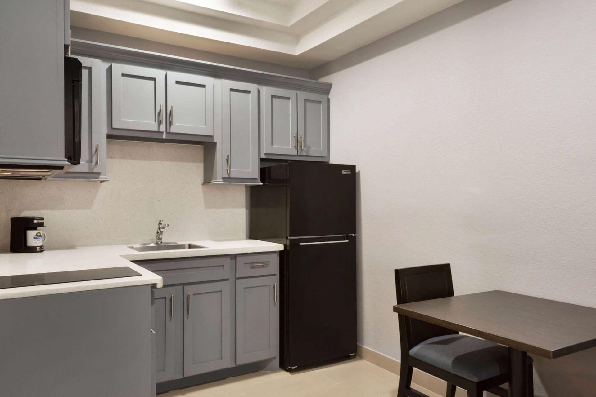 Days Inn & Suites by Wyndham Houston Hobby Airport gallery photo in Houston, TX — image 11