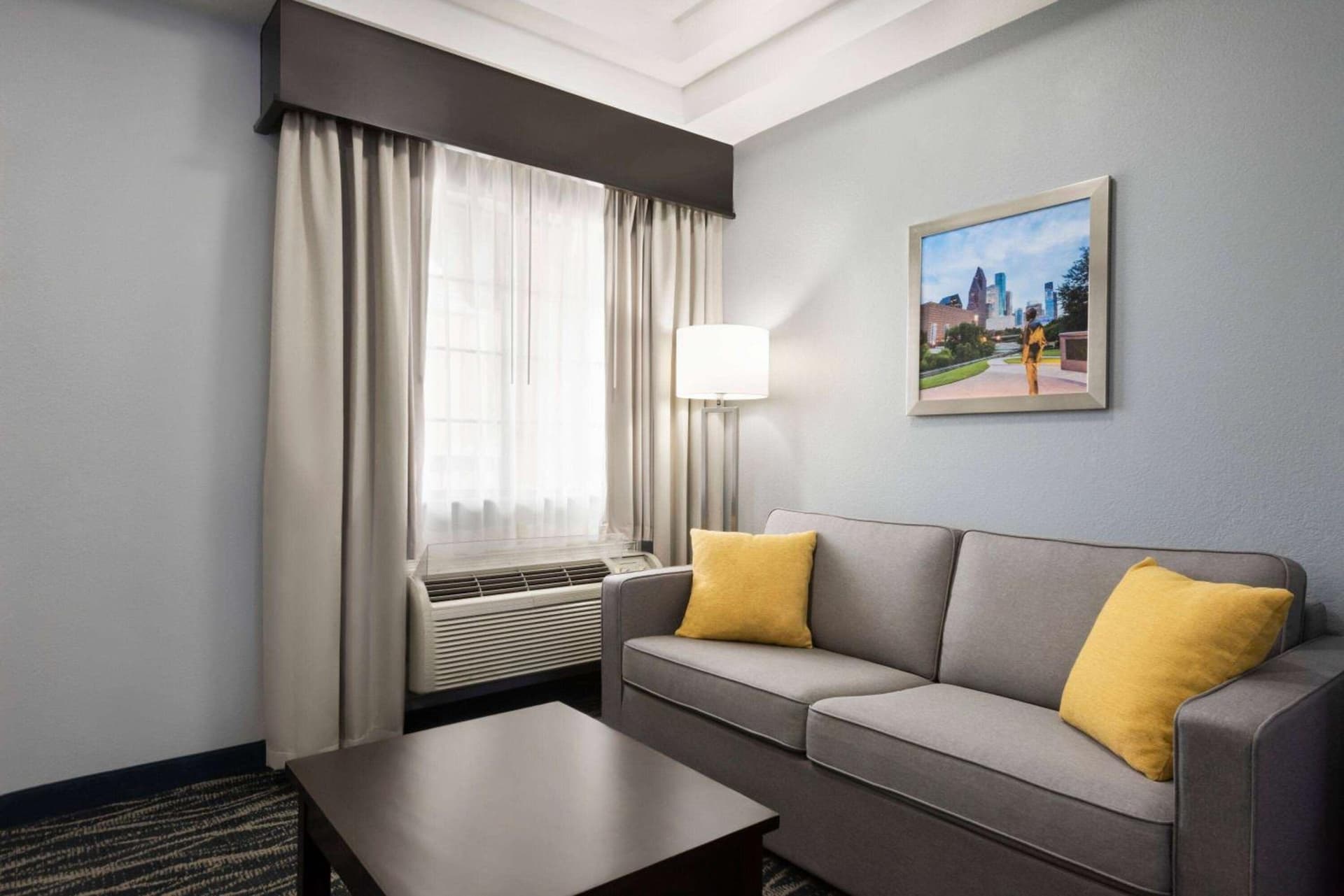Days Inn & Suites by Wyndham Houston Hobby Airport gallery photo in Houston, TX — image 40
