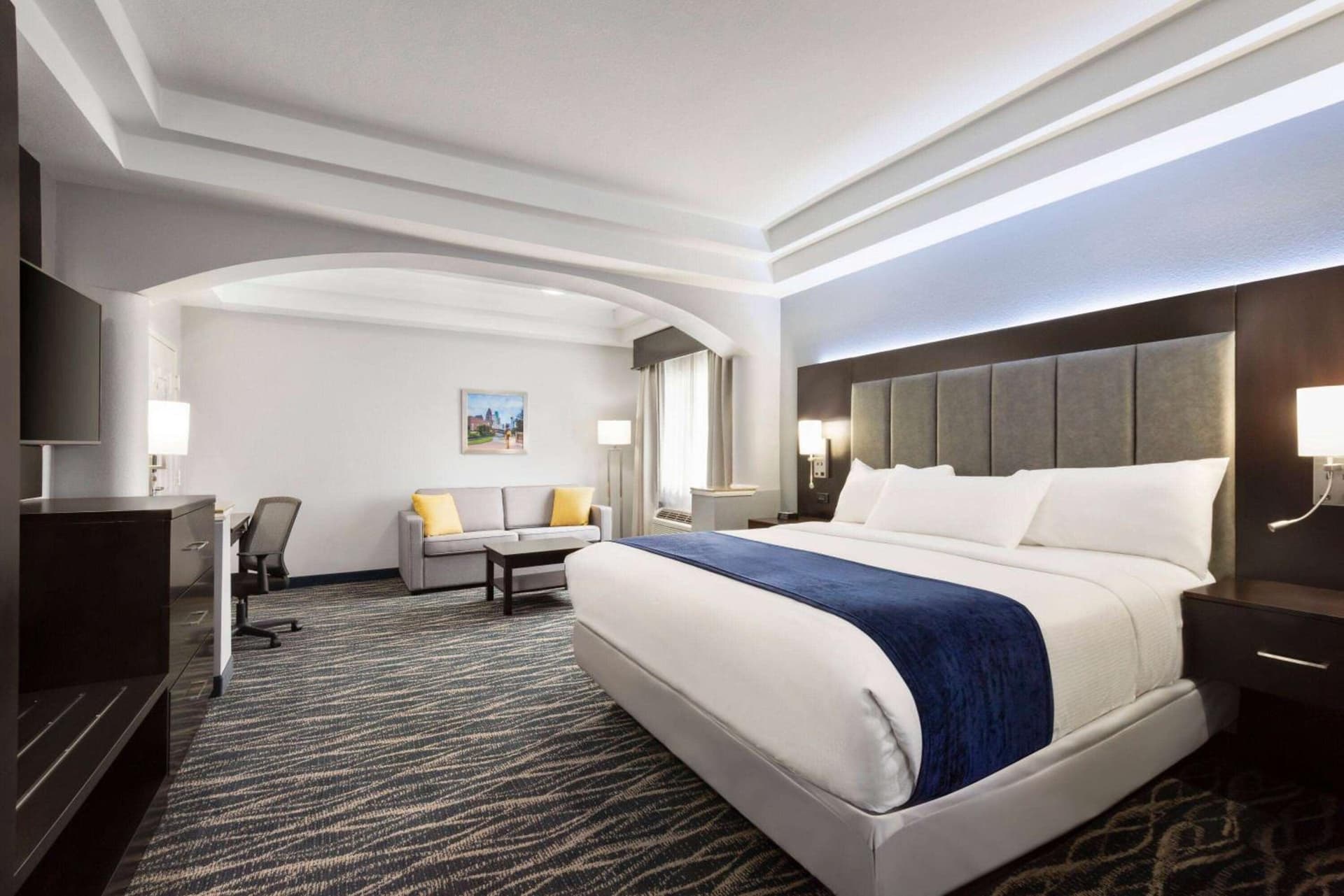 Days Inn & Suites by Wyndham Houston Hobby Airport gallery photo in Houston, TX — image 33