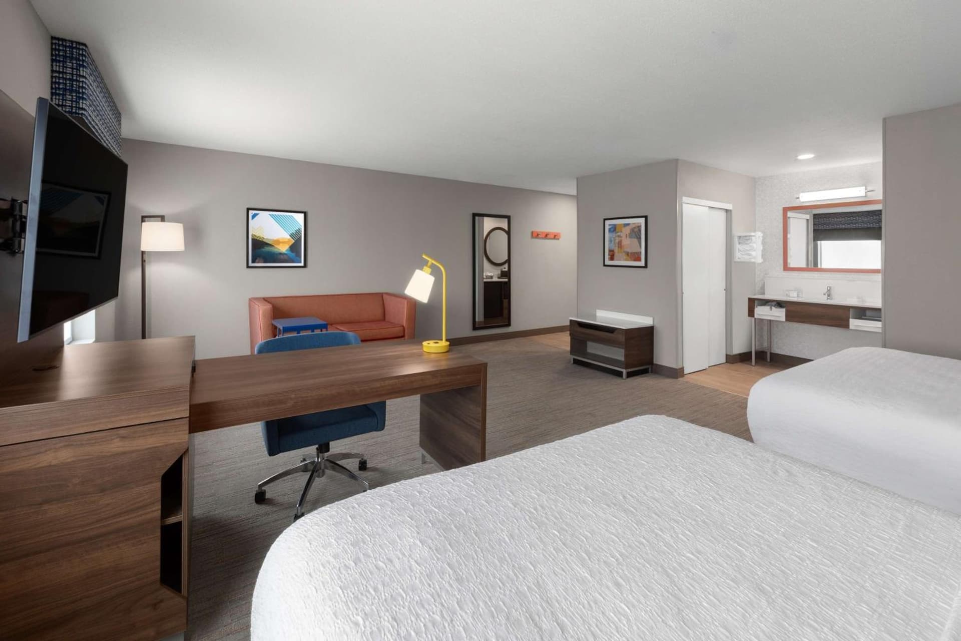 Hampton Inn & Suites Saginaw gallery photo in Saginaw, MI — image 33