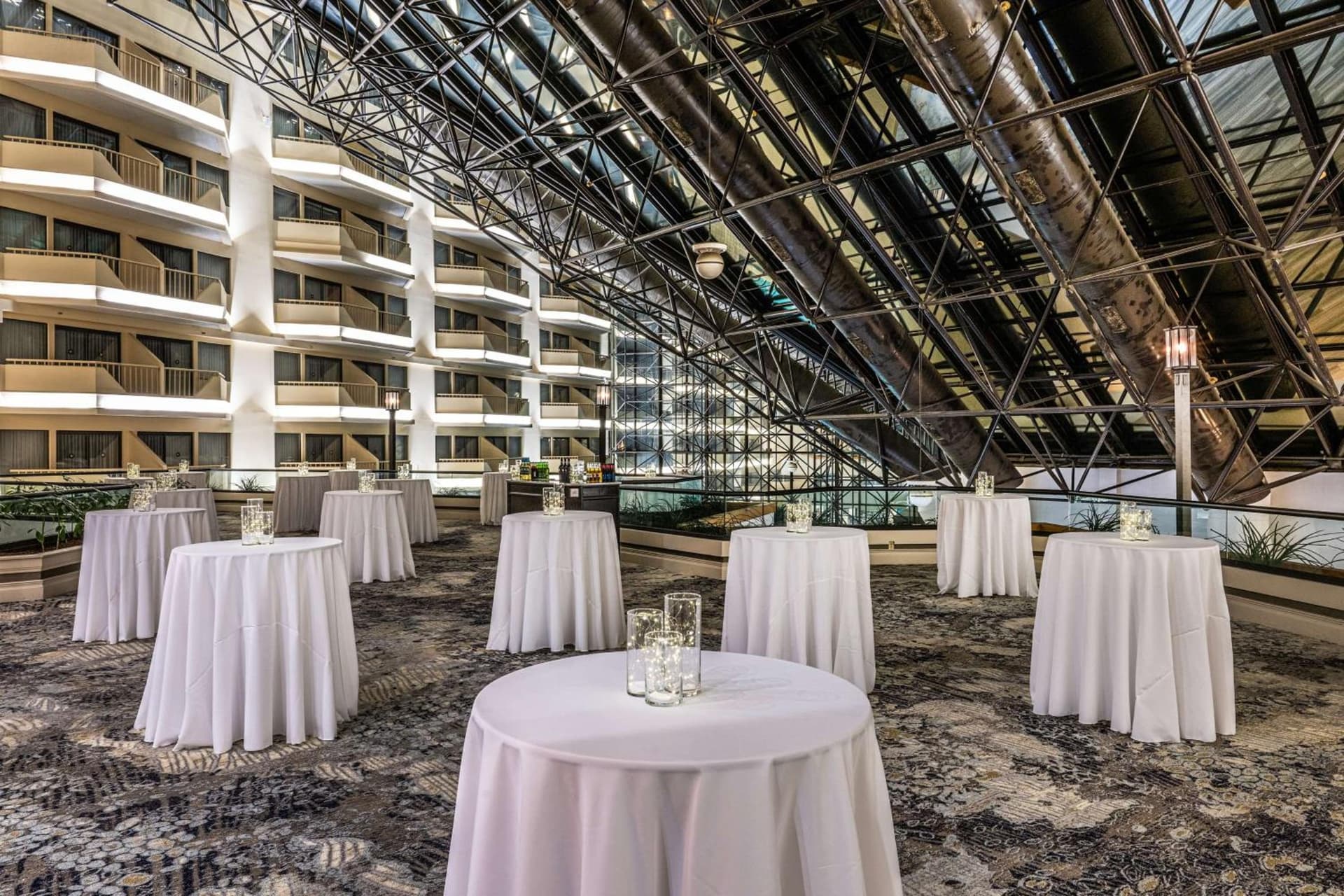 DoubleTree by Hilton Hotel Newark Airport gallery photo in Newark, NJ — image 17