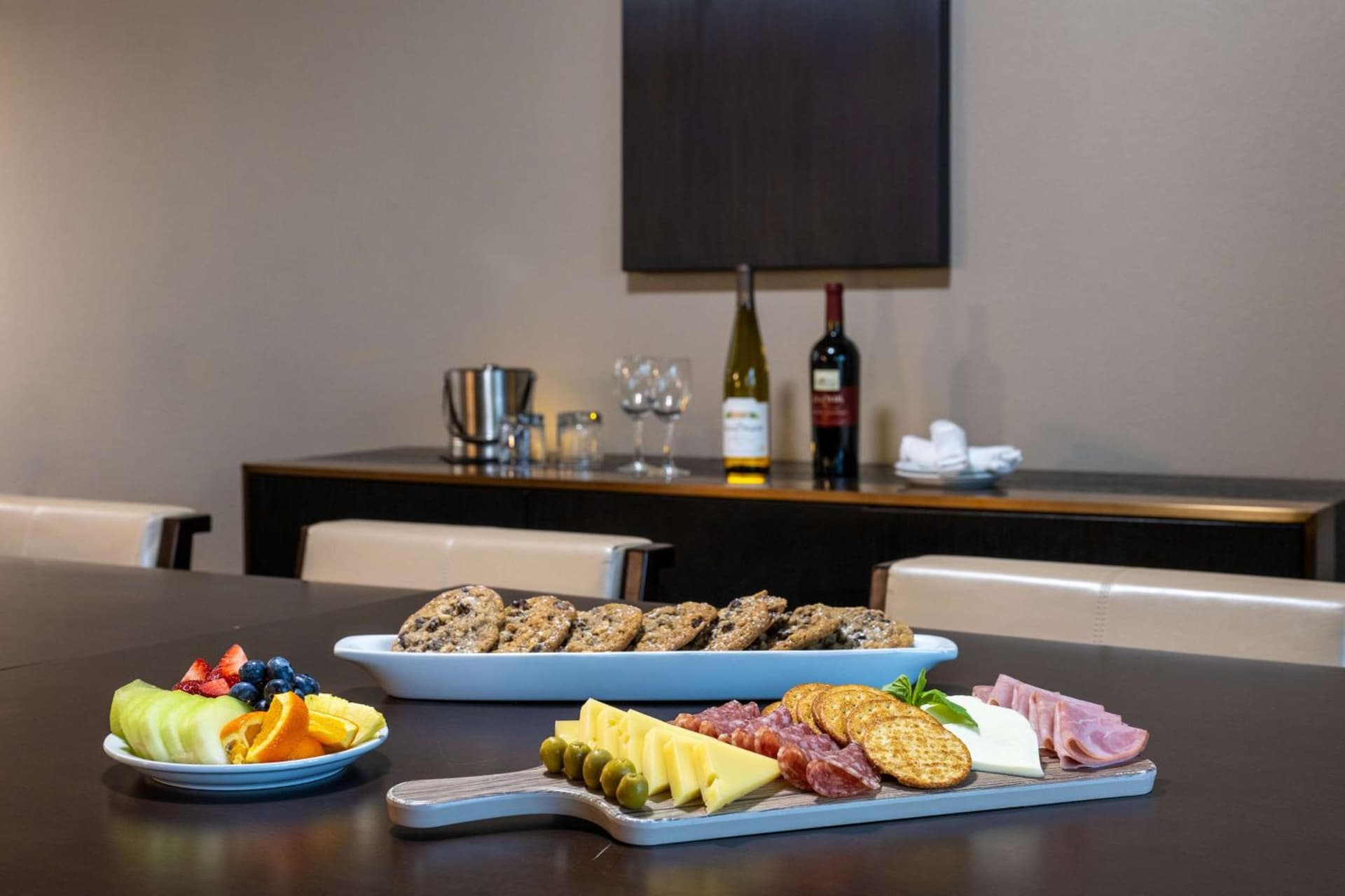 DoubleTree by Hilton Hotel Newark Airport gallery photo in Newark, NJ — image 13