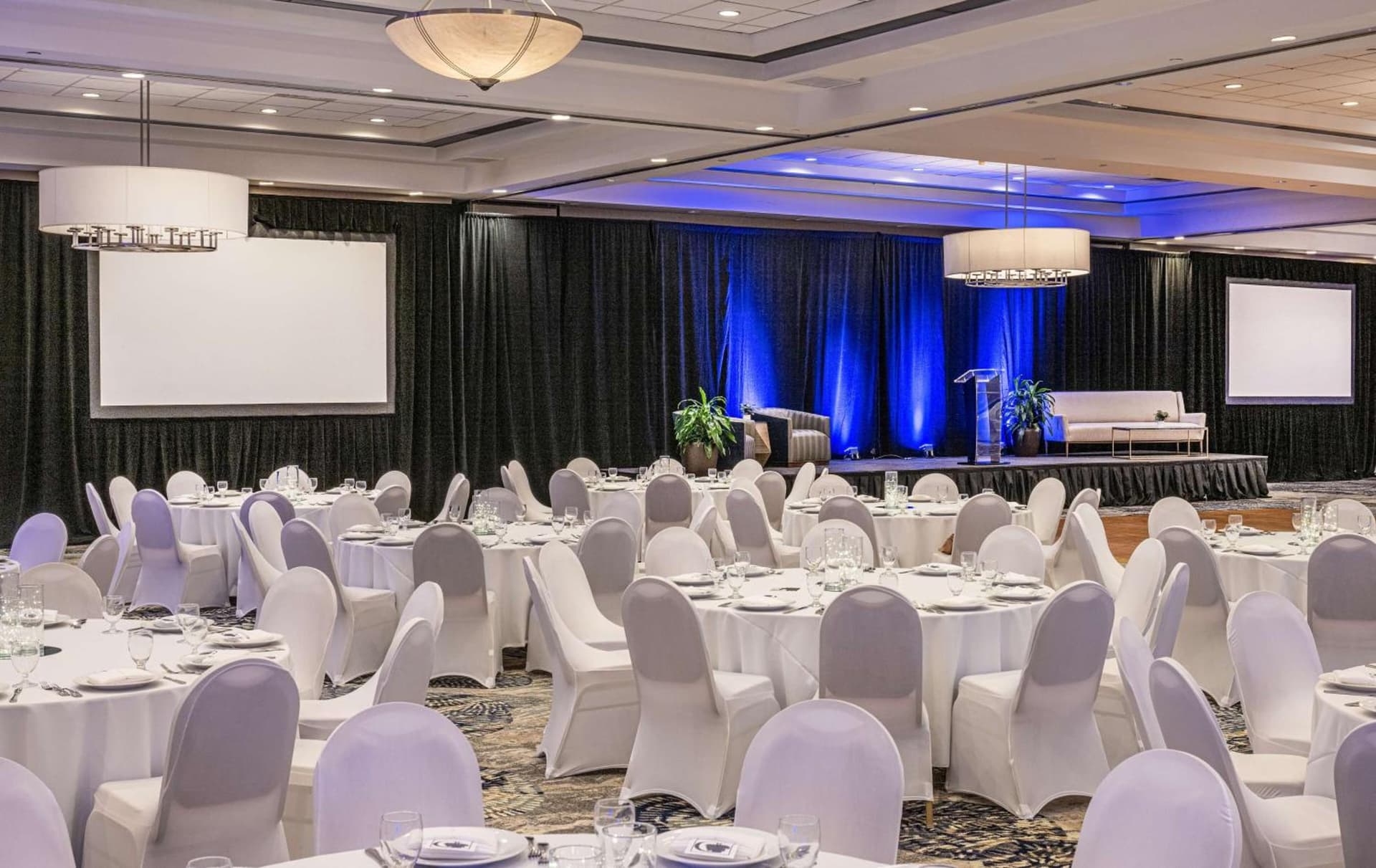 DoubleTree by Hilton Hotel Newark Airport gallery photo in Newark, NJ — image 71