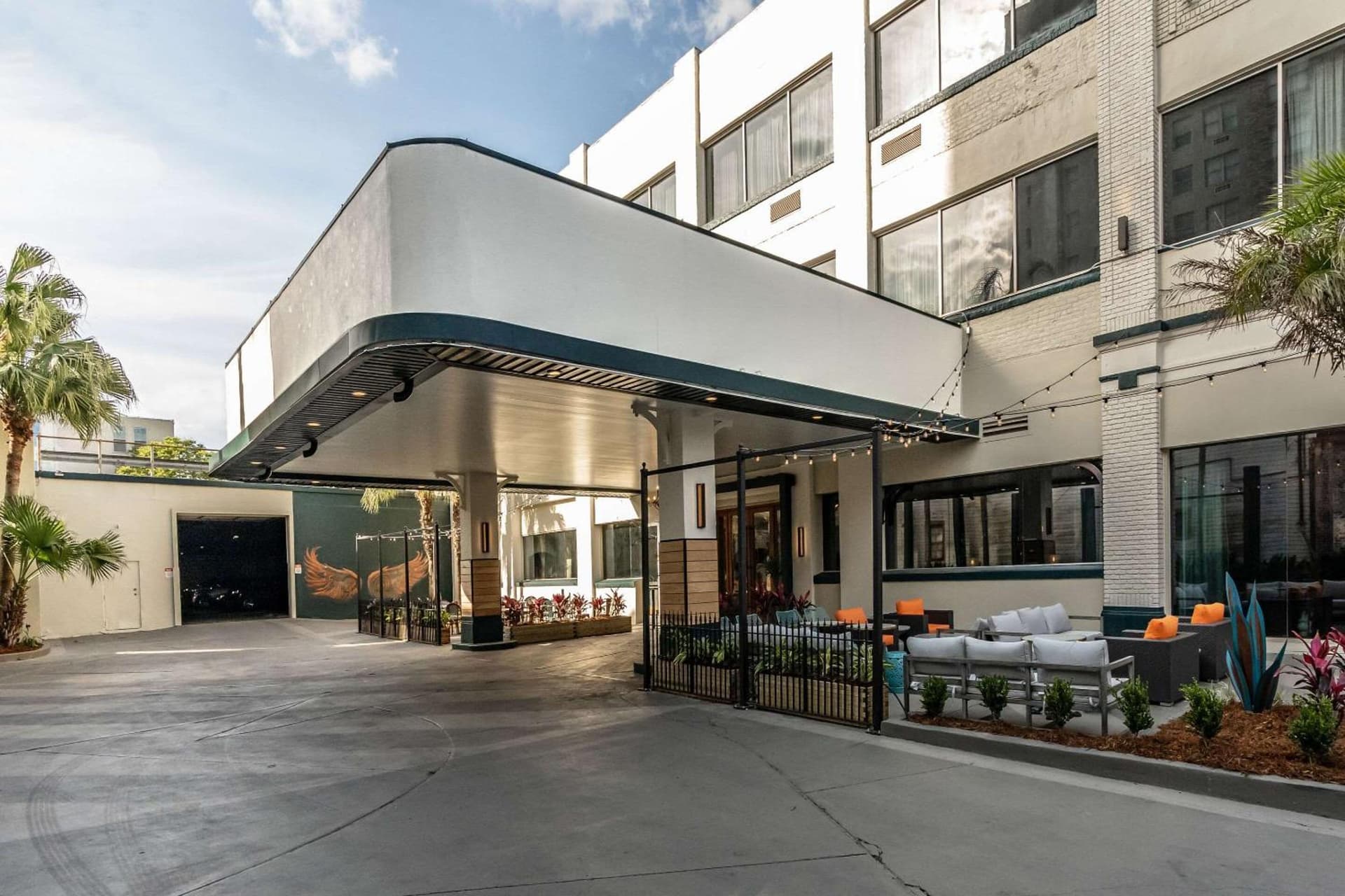 St Charles Coach House, an Ascend Collection Hotel featured exterior or lobby in New Orleans, LA — similar hotel