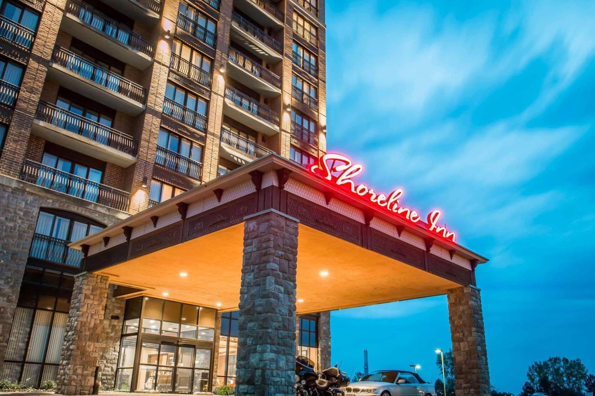 Shoreline Inn & Conference Center, an Ascend Collection Hotel interior in Muskegon, MI — gallery photo 2