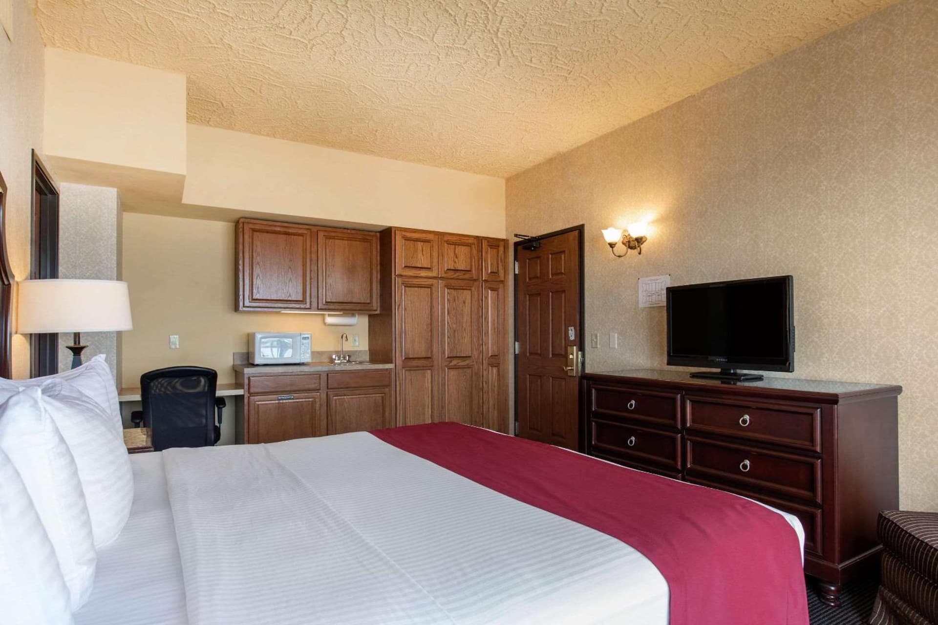 Shoreline Inn & Conference Center, an Ascend Collection Hotel gallery photo in Muskegon, MI — image 37