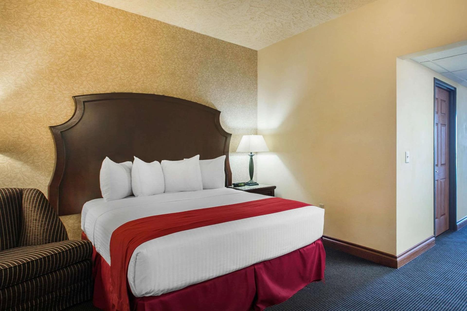 Shoreline Inn & Conference Center, an Ascend Collection Hotel gallery photo in Muskegon, MI — image 10
