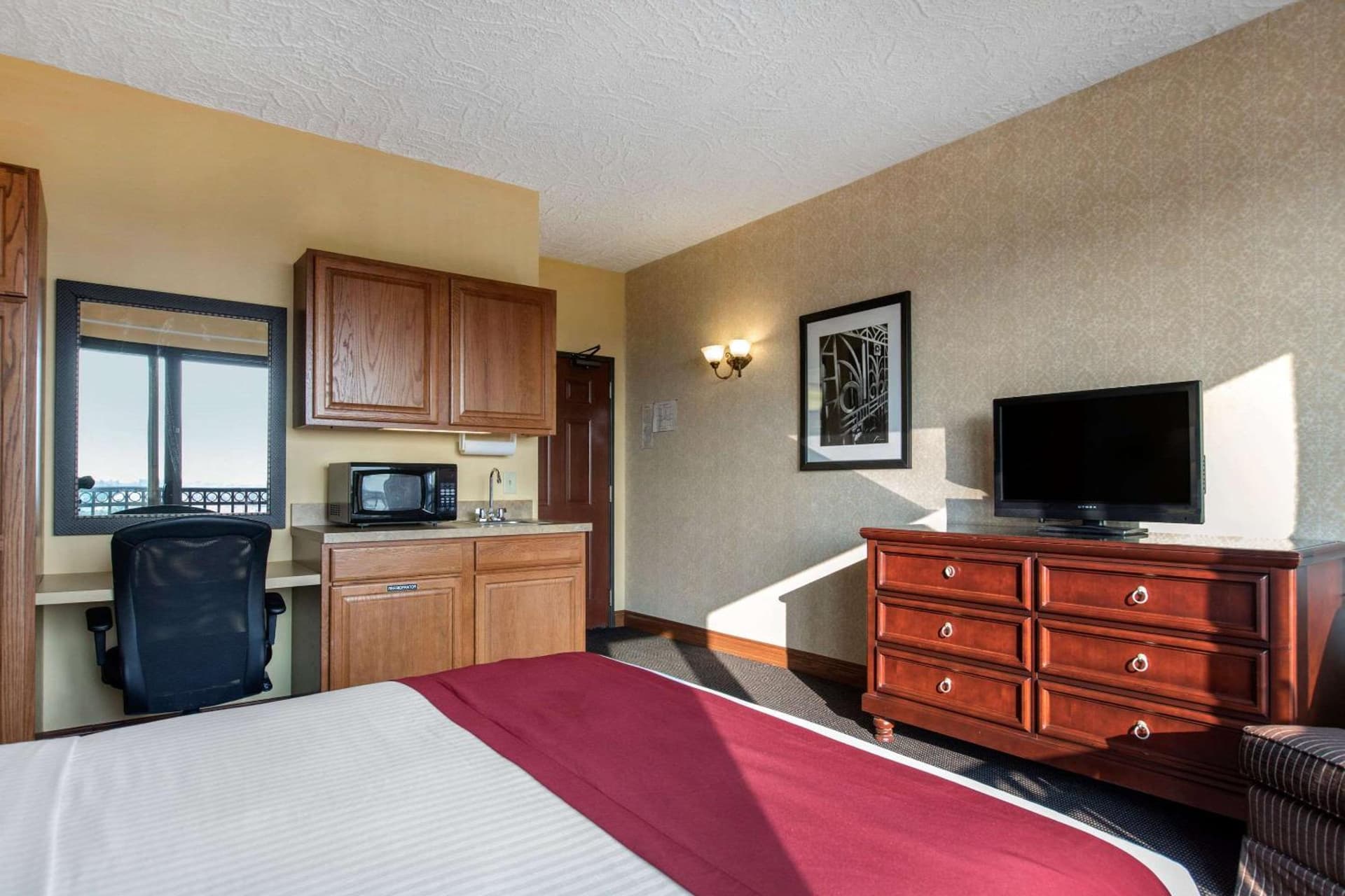 Shoreline Inn & Conference Center, an Ascend Collection Hotel gallery photo in Muskegon, MI — image 17
