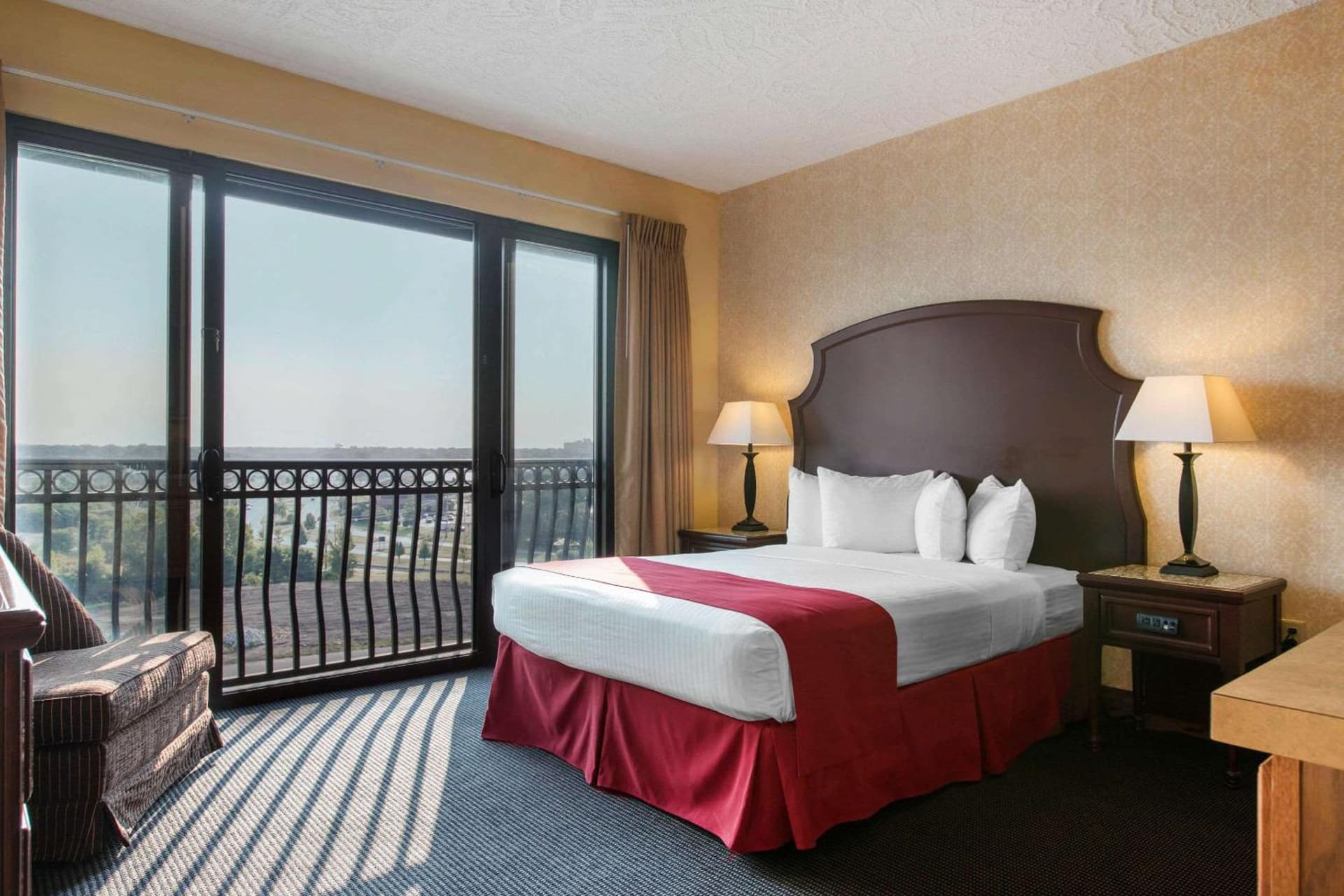Shoreline Inn & Conference Center, an Ascend Collection Hotel gallery photo in Muskegon, MI — image 23