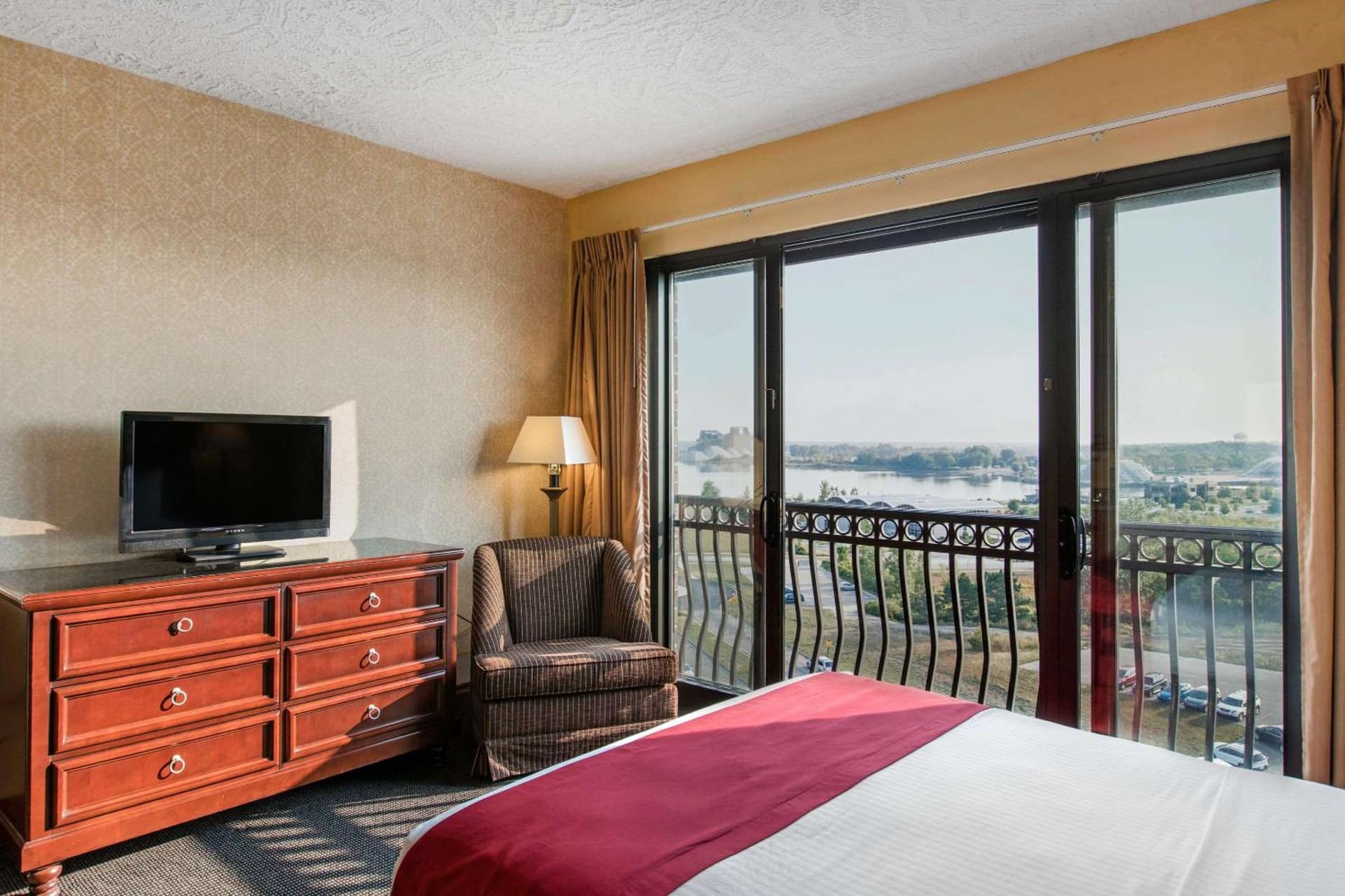 Shoreline Inn & Conference Center, an Ascend Collection Hotel gallery photo in Muskegon, MI — image 16