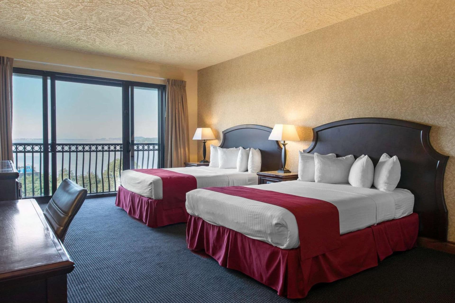 Shoreline Inn & Conference Center, an Ascend Collection Hotel gallery photo in Muskegon, MI — image 36