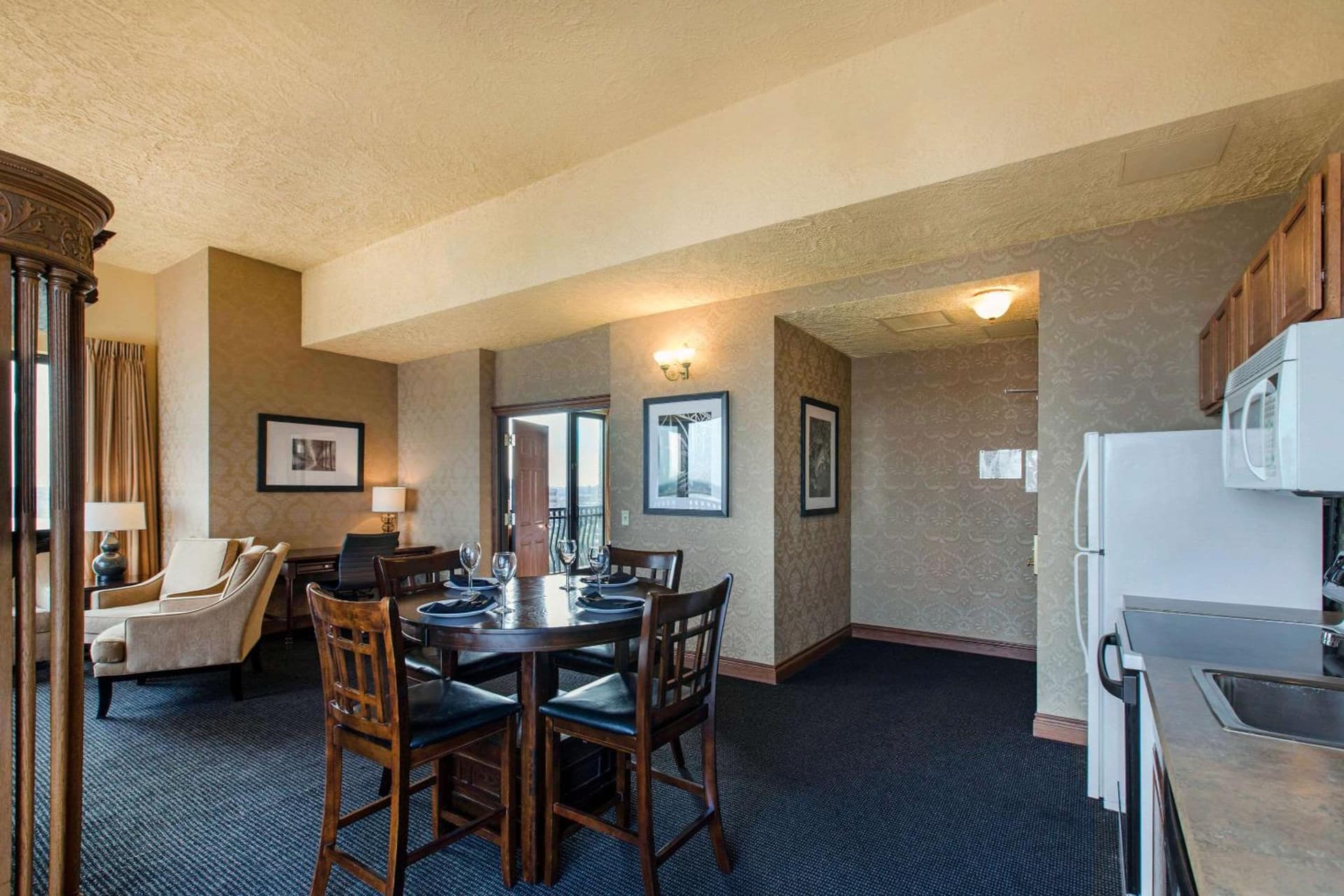 Shoreline Inn & Conference Center, an Ascend Collection Hotel gallery photo in Muskegon, MI — image 7