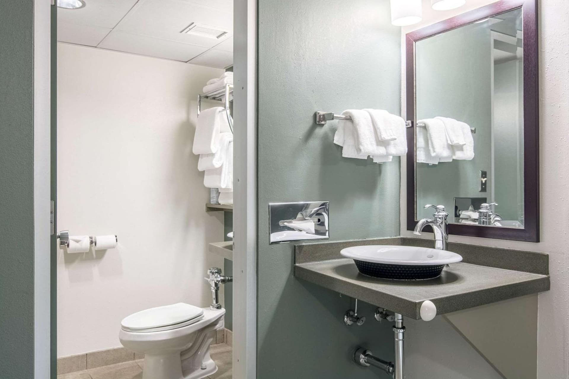 Oasis Hotel and Conv Center, an Ascend Collection Hotel property views in Springfield, MO — gallery photo 3