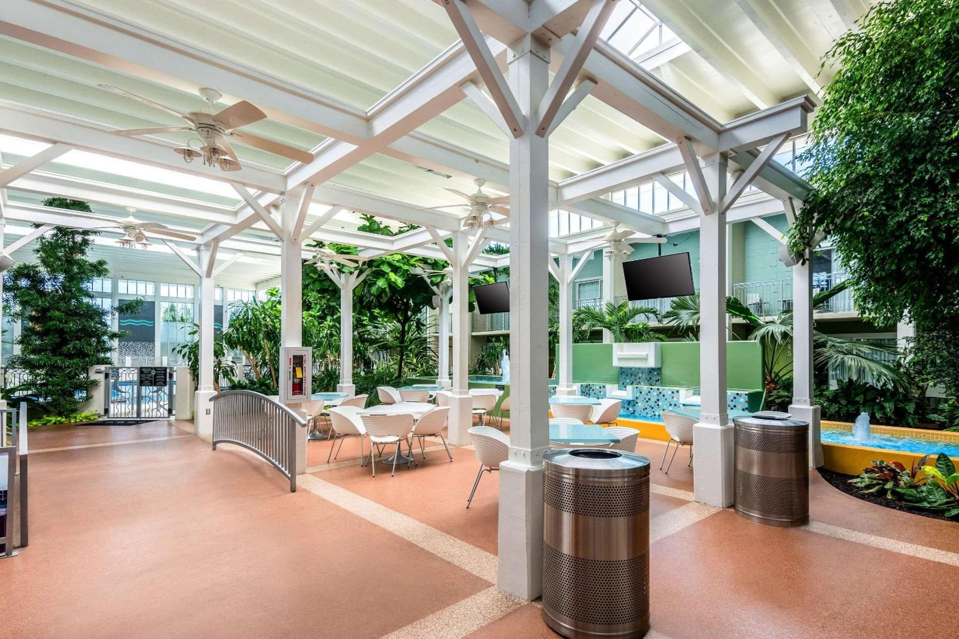 Oasis Hotel and Conv Center, an Ascend Collection Hotel gallery photo in Springfield, MO — image 43