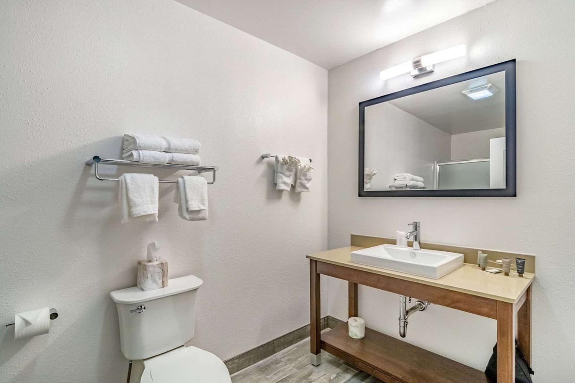 Riverview Inn & Suites, an Ascend Collection Hotel gallery photo in Rockford, IL — image 25