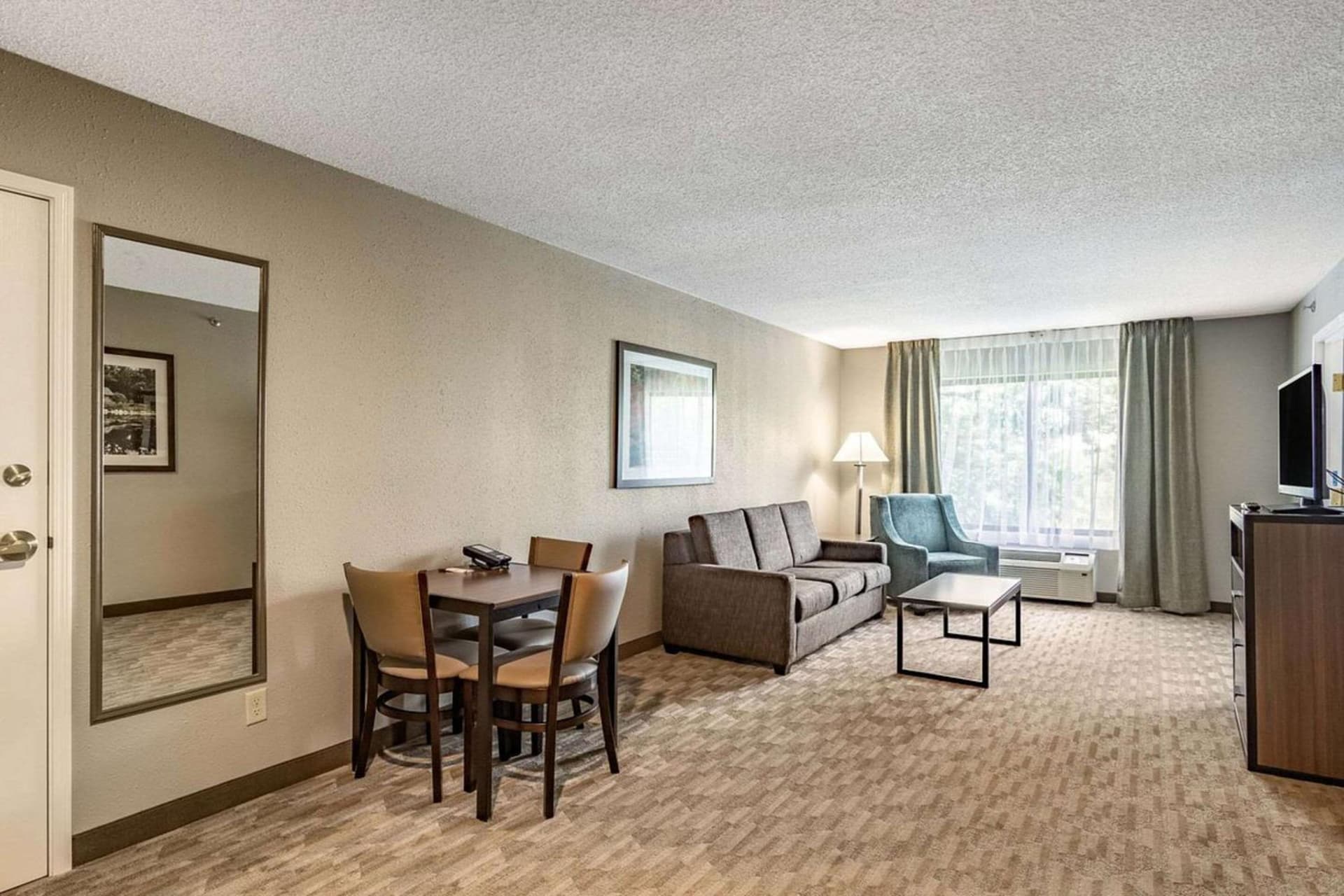Riverview Inn & Suites, an Ascend Collection Hotel gallery photo in Rockford, IL — image 20