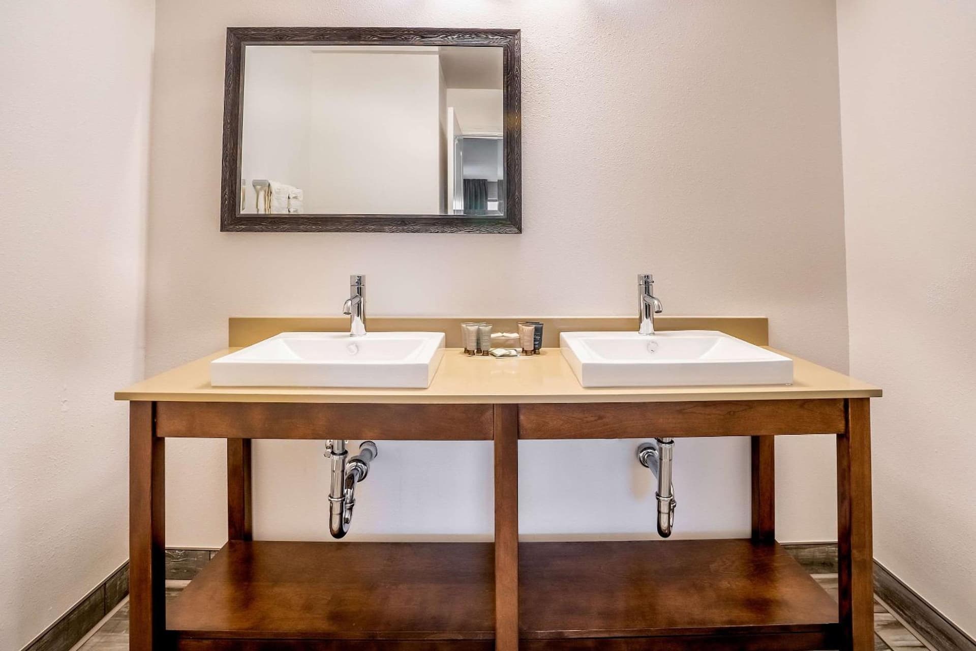 Riverview Inn & Suites, an Ascend Collection Hotel gallery photo in Rockford, IL — image 4