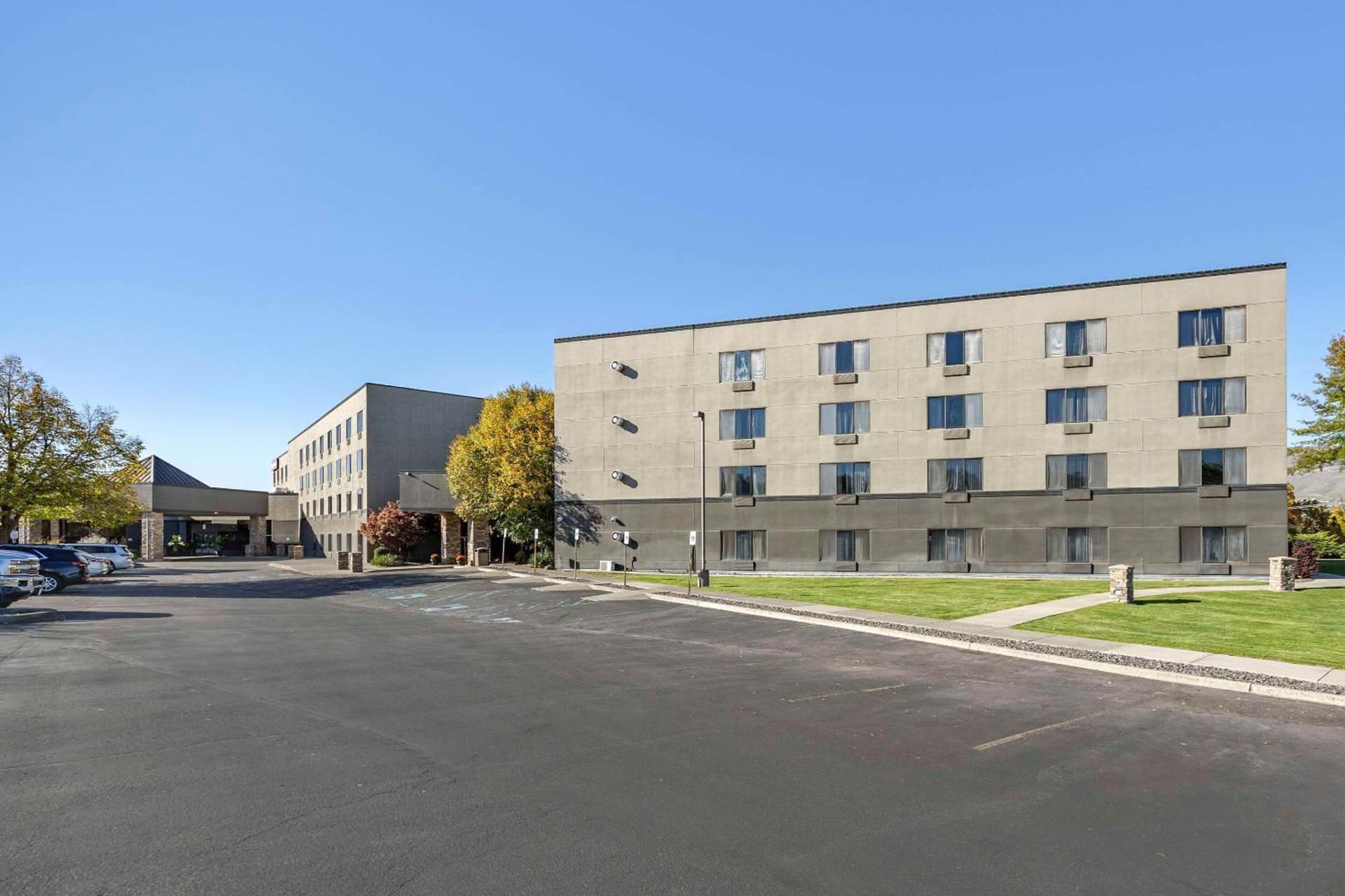 Hells Canyon Grand Hotel, an Ascend Collection Hotel interior in Lewiston, ID — gallery photo 2