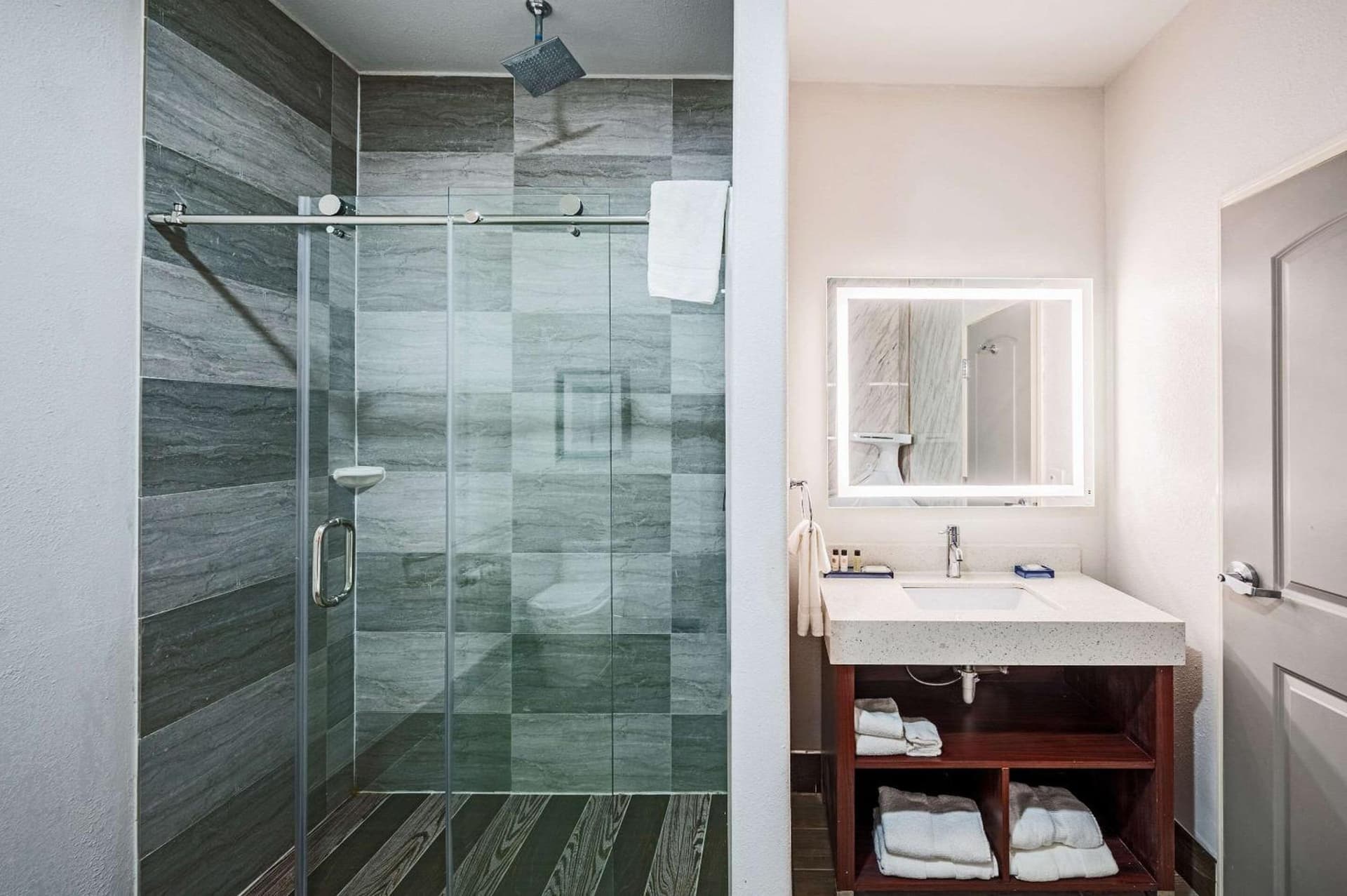 The Leo Collection Detroit, an Ascend Collection Hotel gallery photo in Lincoln Park, MI — image 8