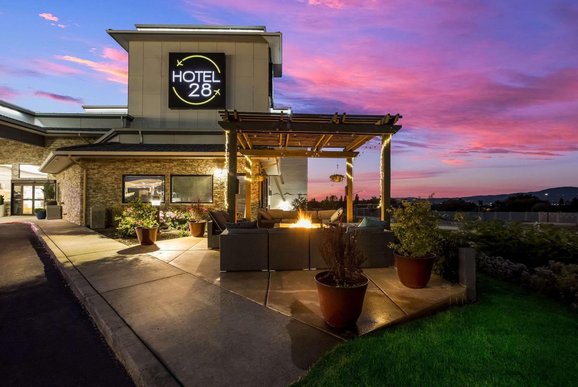 Hotel 28 Boise Airport, an Ascend Collection Hotel property views in Boise, ID — gallery photo 3
