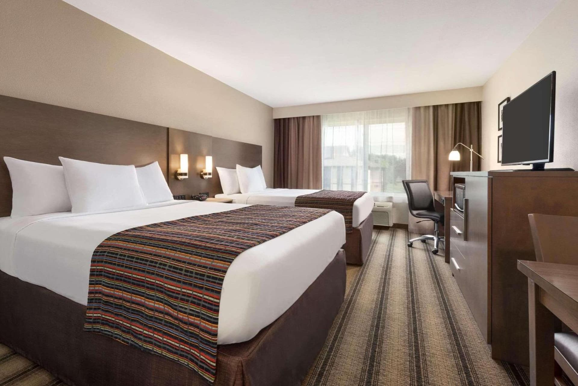 Country Inn & Suites by Radisson, St Cloud West, MN interior in Saint Cloud, MN — gallery photo 2