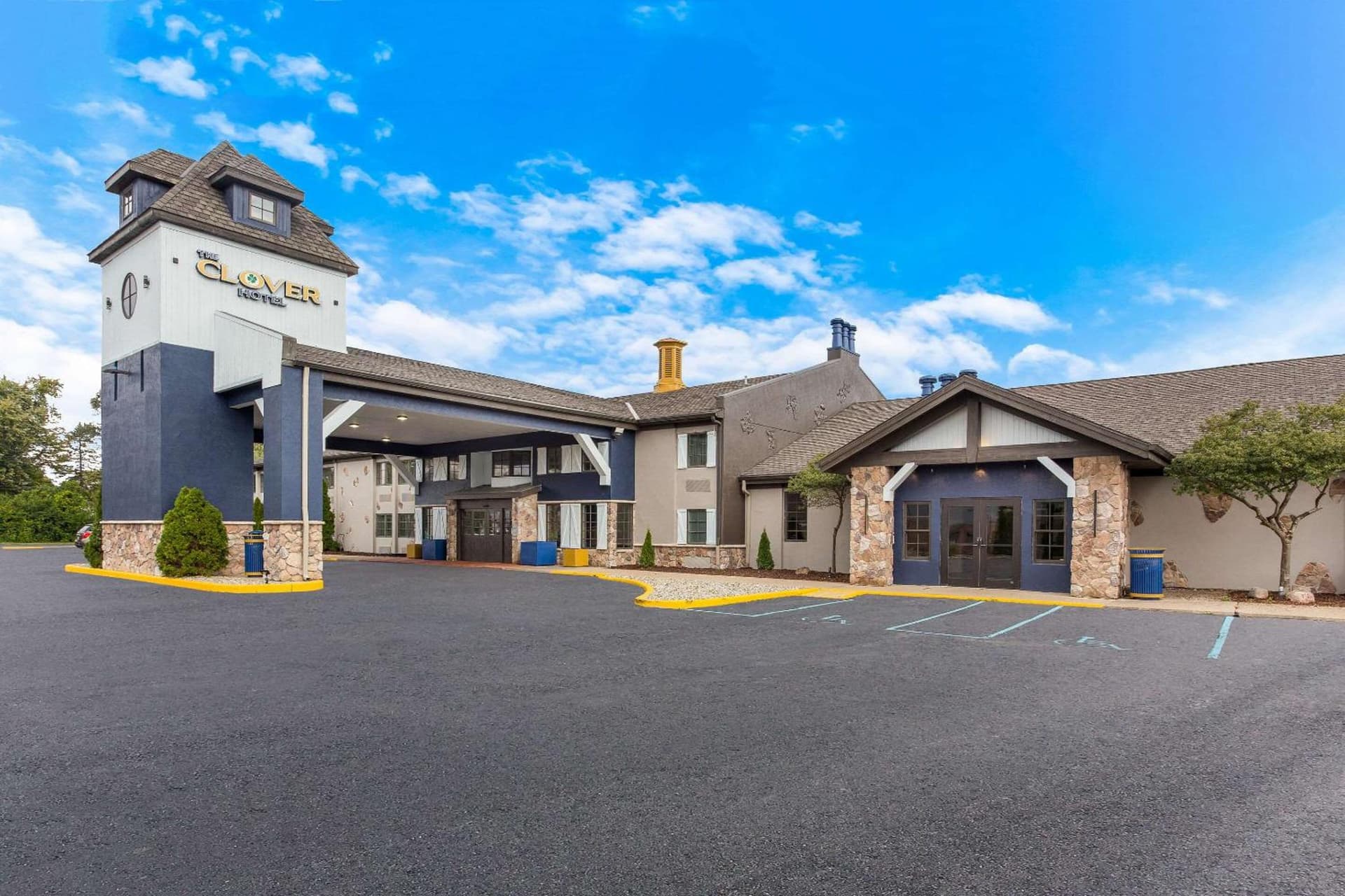 Wingate by Wyndham South Bend - Notre Dame featured exterior or lobby in South Bend, IN — similar hotel