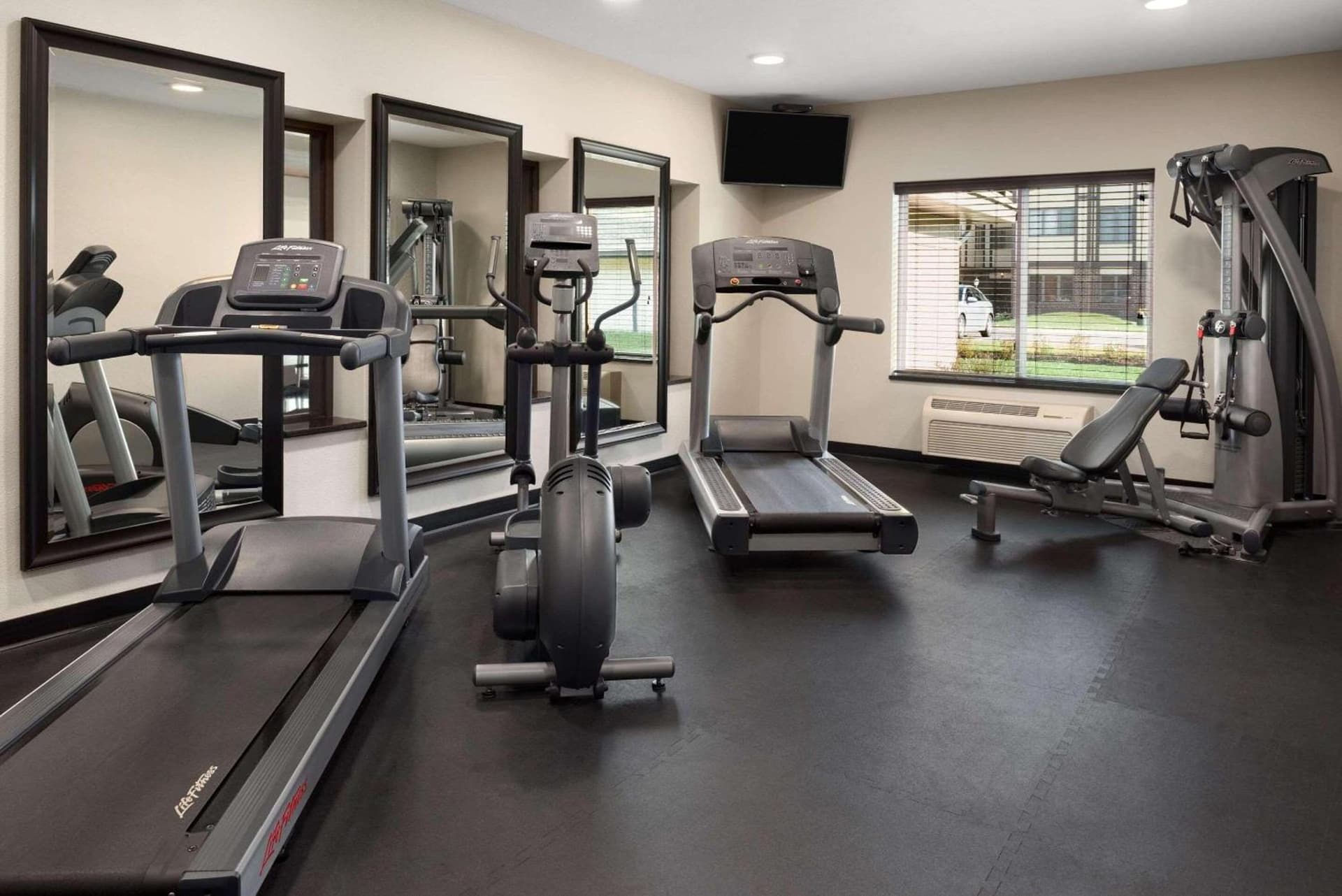 Country Inn & Suites by Radisson, St Cloud West, MN gallery photo in Saint Cloud, MN — image 10