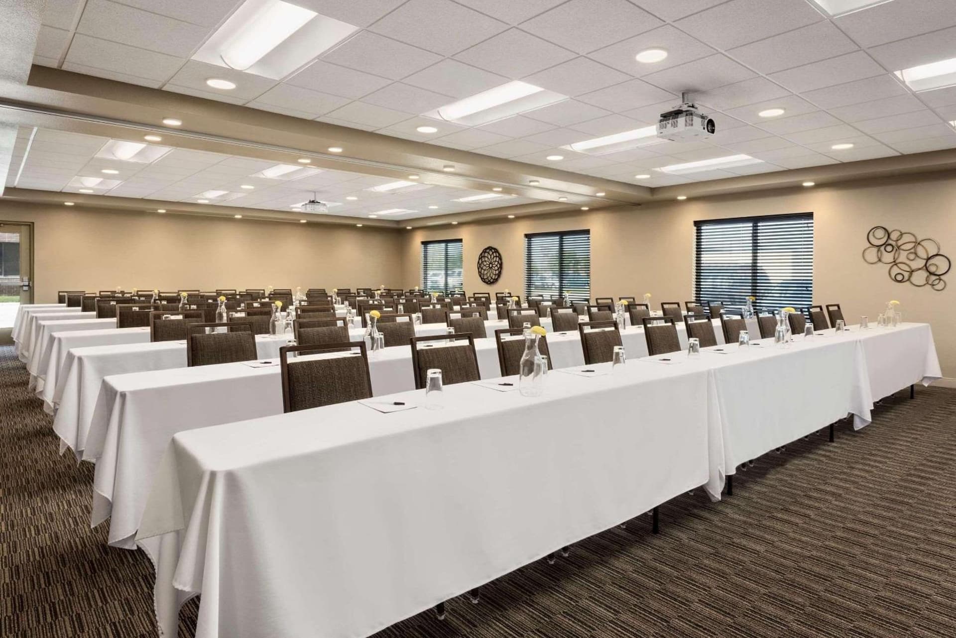 Country Inn & Suites by Radisson, St Cloud West, MN gallery photo in Saint Cloud, MN — image 14