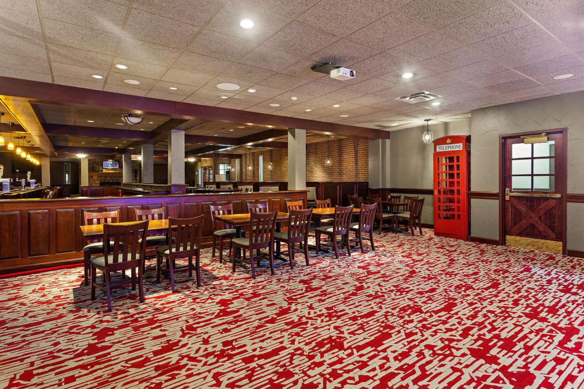 Wingate by Wyndham South Bend - Notre Dame gallery photo in South Bend, IN — image 77