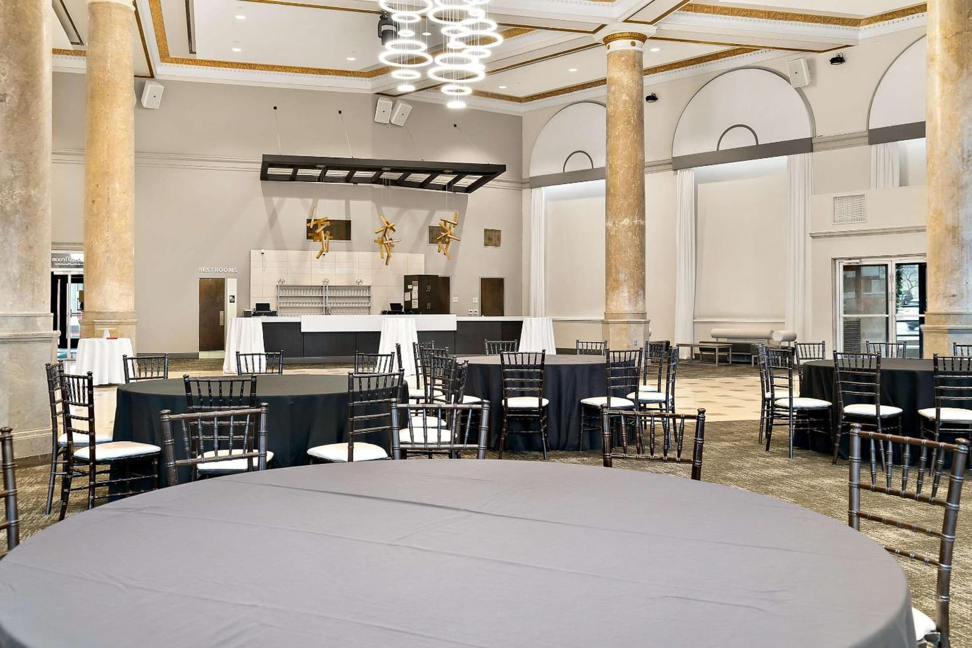 CityFlatsHotel - Port Huron, Ascend Hotel Collection interior in Port Huron, MI — gallery photo 2