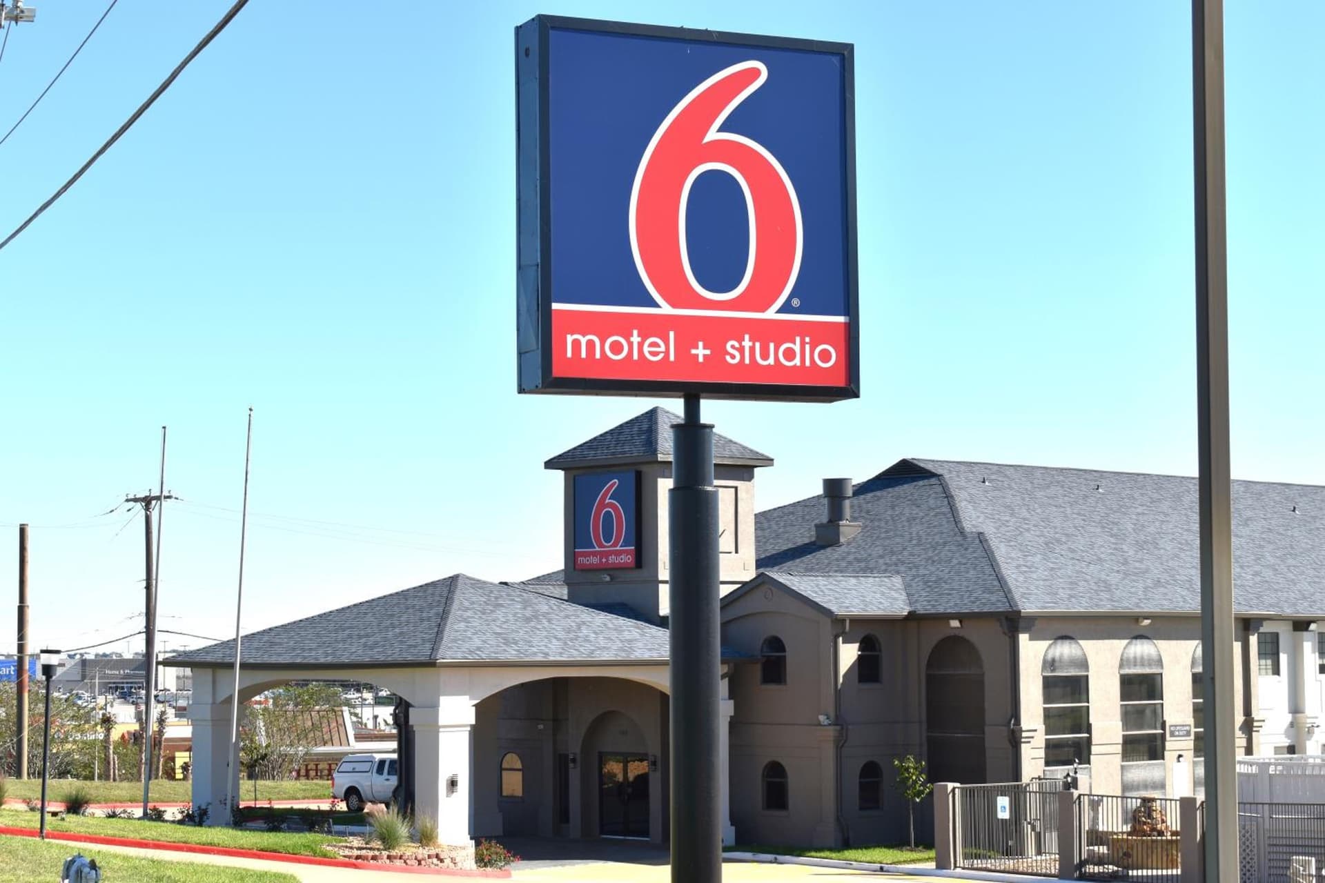 Studio 6 Suites Brenham, TX interior in Brenham, TX — gallery photo 2