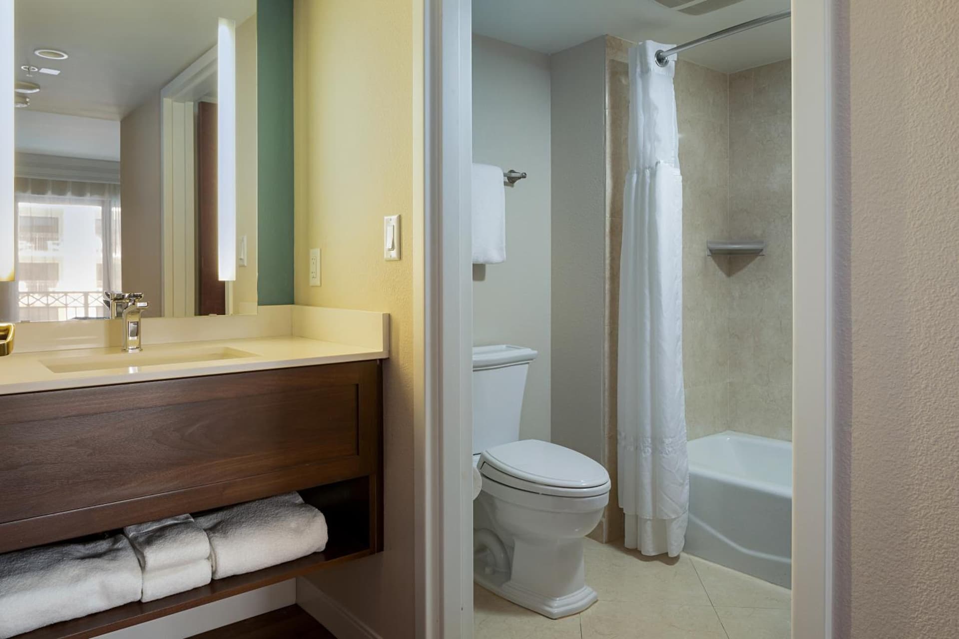 The Atlantic Suites on the Ave gallery photo in Delray Beach, FL — image 16