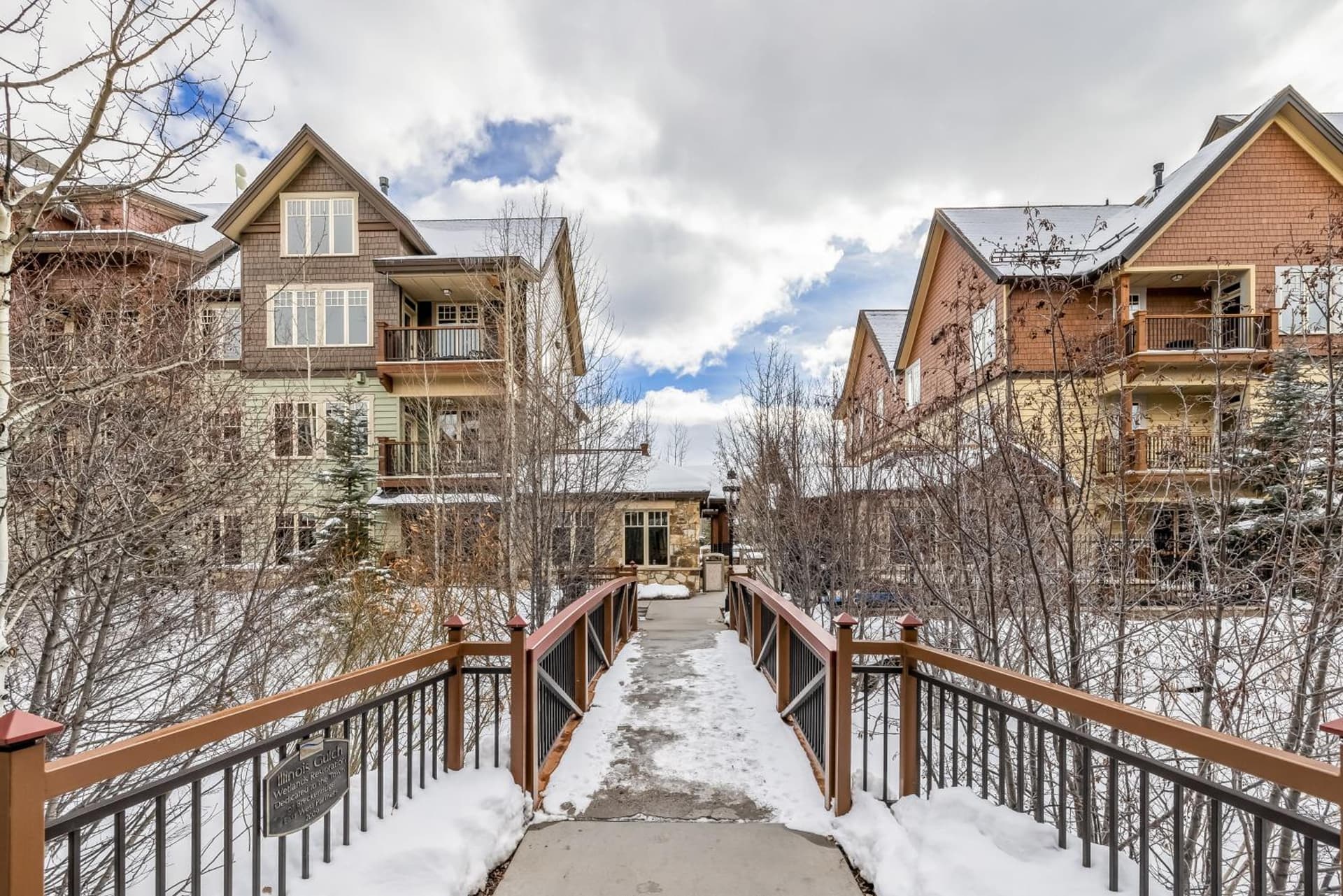 Luxe Breck Escape - 2BR & 2BA with Pool, Hot Tubs & Walk to Downtown interior in Breckenridge, CO — gallery photo 2