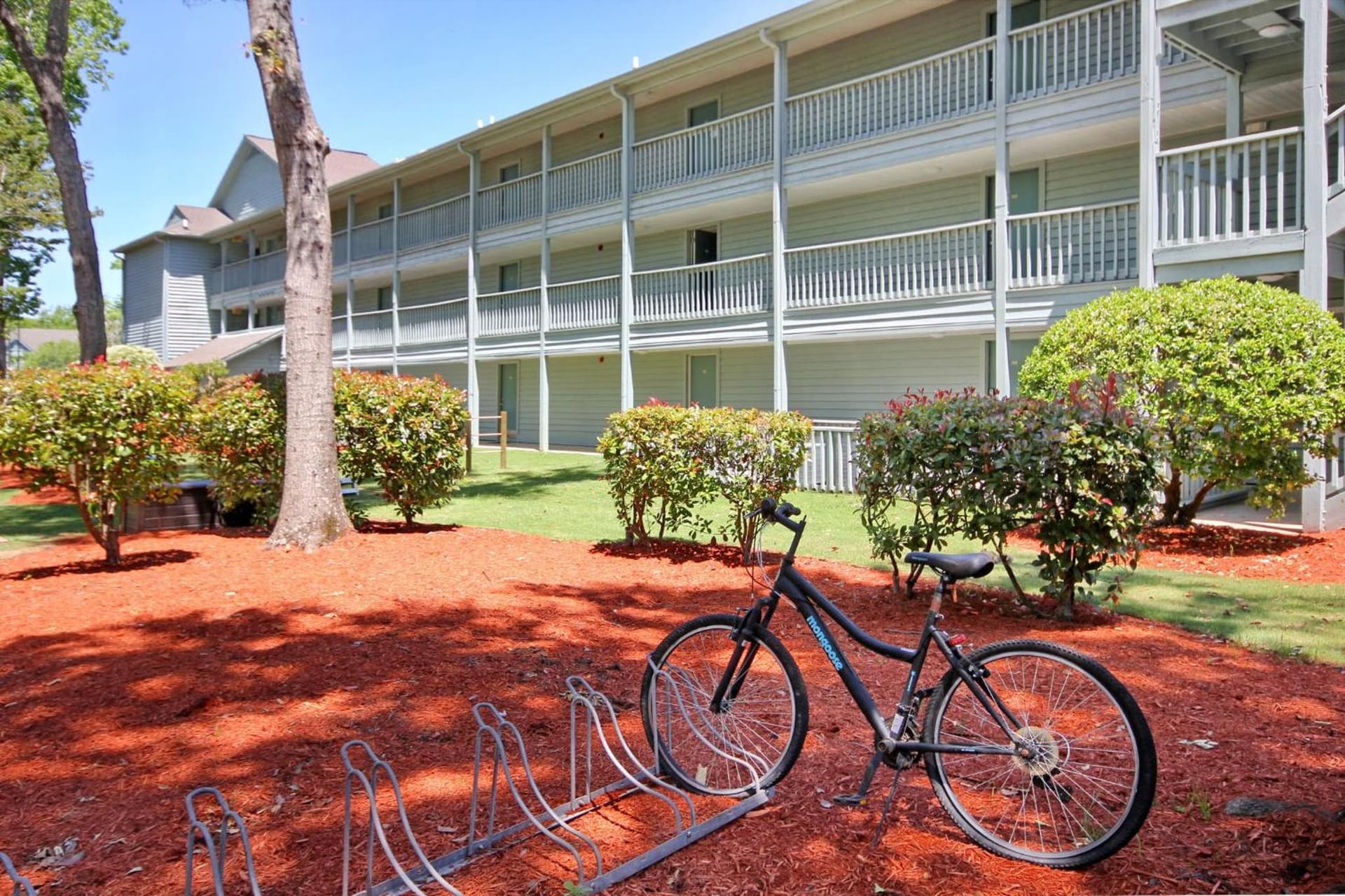 On The Beach 2 Bed 2 Bath 1st Floor Condo featured exterior or lobby in Myrtle Beach, SC — similar hotel