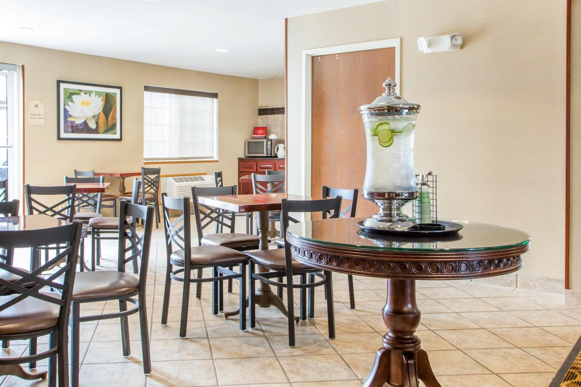 Hawthorn Extended Stay by Wyndham Milwaukee Airport gallery photo in Milwaukee, WI — image 13