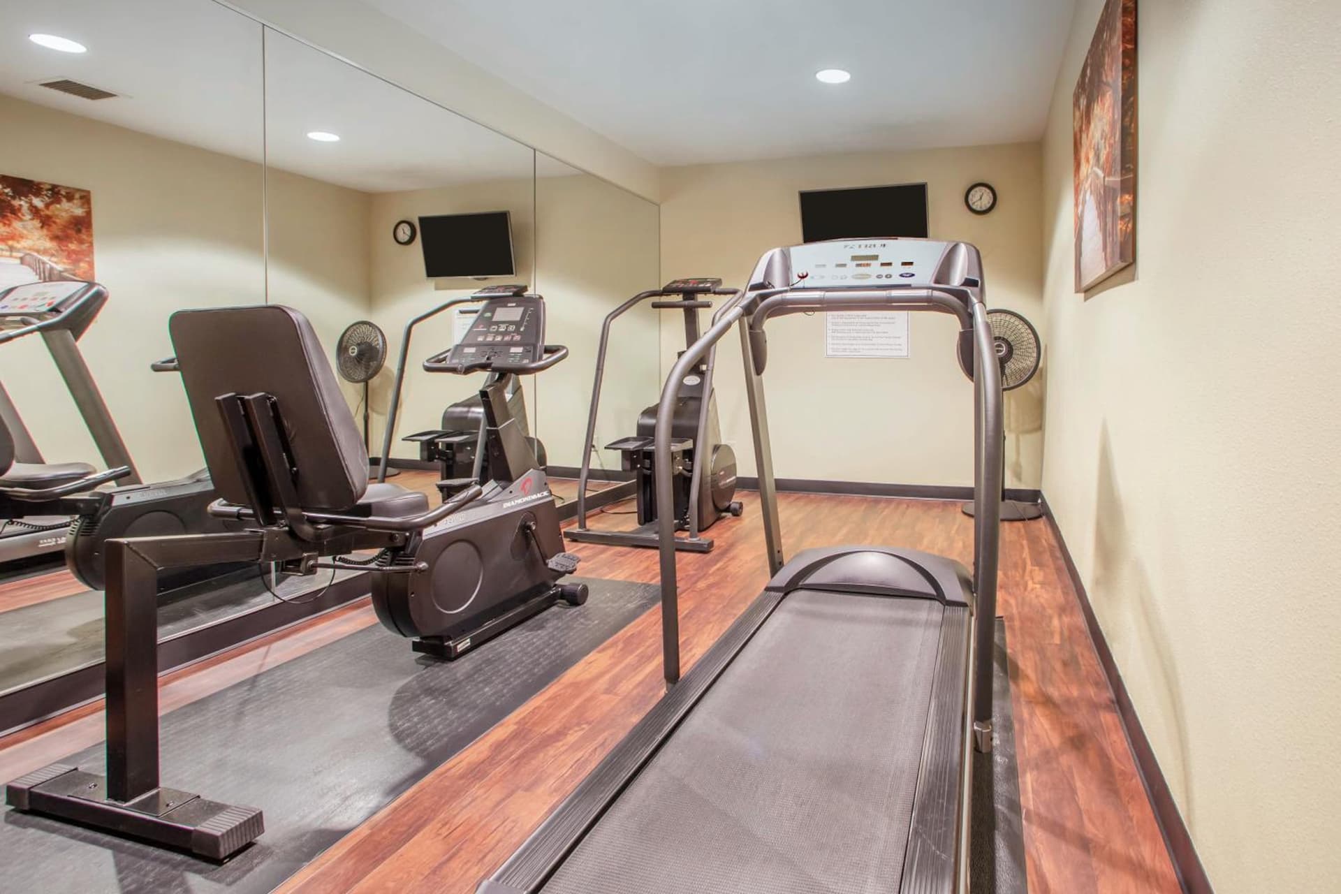 Hawthorn Extended Stay by Wyndham Milwaukee Airport gallery photo in Milwaukee, WI — image 16