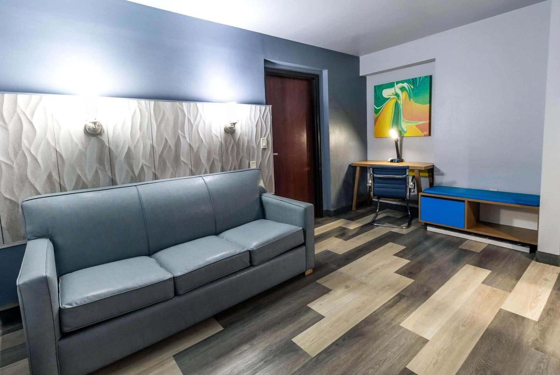 Days Inn & Suites by Wyndham Milwaukee gallery photo in Milwaukee, WI — image 29