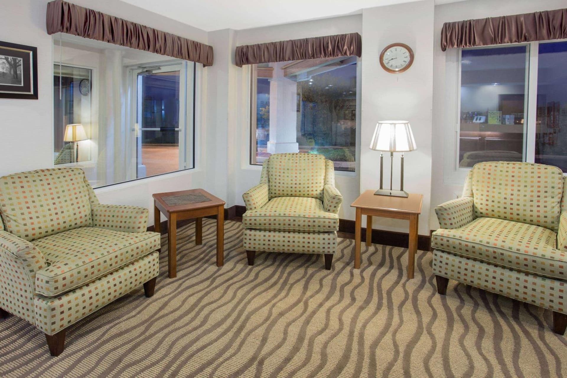 Baymont by Wyndham Freeport interior in Freeport, IL — gallery photo 2