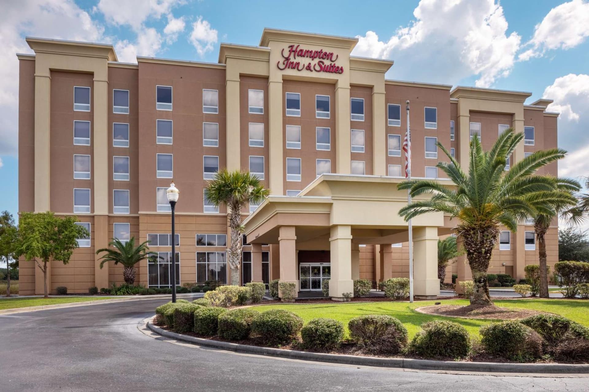 Hampton Inn & Suites Savannah - I-95 South - Gateway interior in Savannah, GA — gallery photo 2