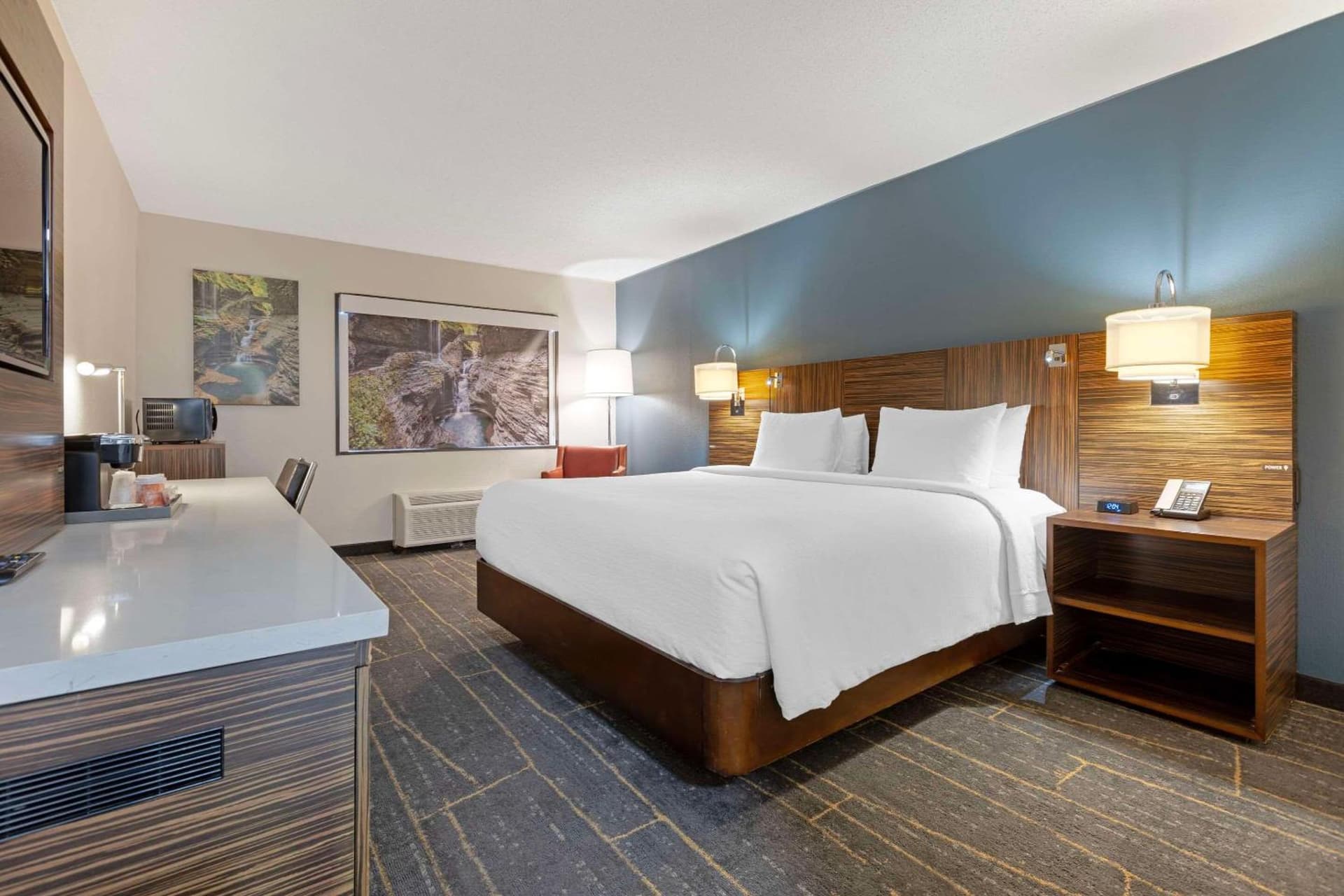 The Lux Hotel & Conference Center, an Ascend Collection Hotel gallery photo in Waterloo — image 22