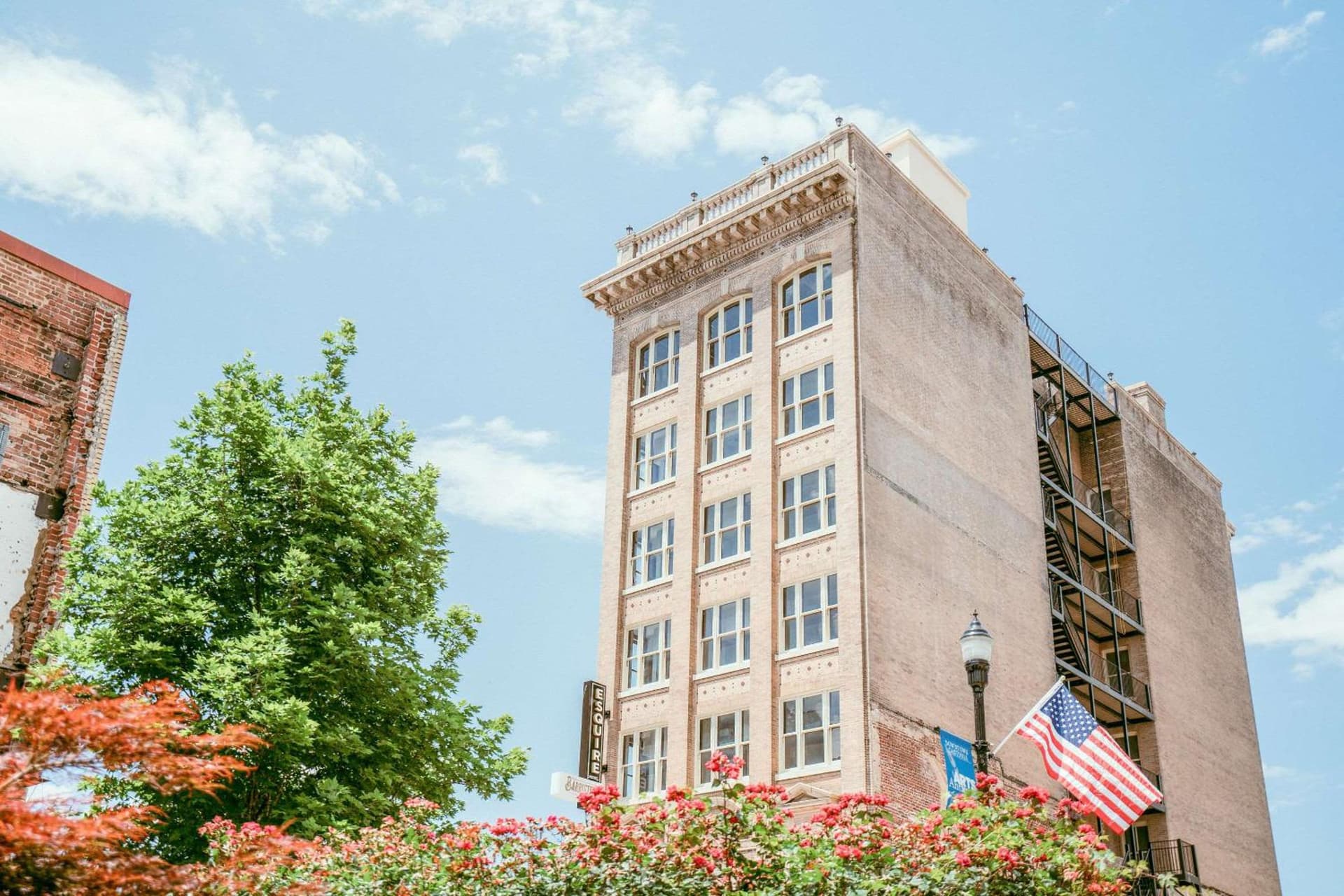 The Esquire Hotel Downtown Gastonia, an Ascend Collection Hotel interior in Gastonia, NC — gallery photo 2