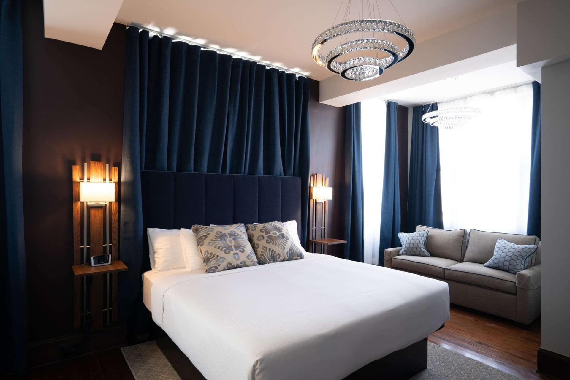The Esquire Hotel Downtown Gastonia, an Ascend Collection Hotel interior in Gastonia, NC — gallery photo 2