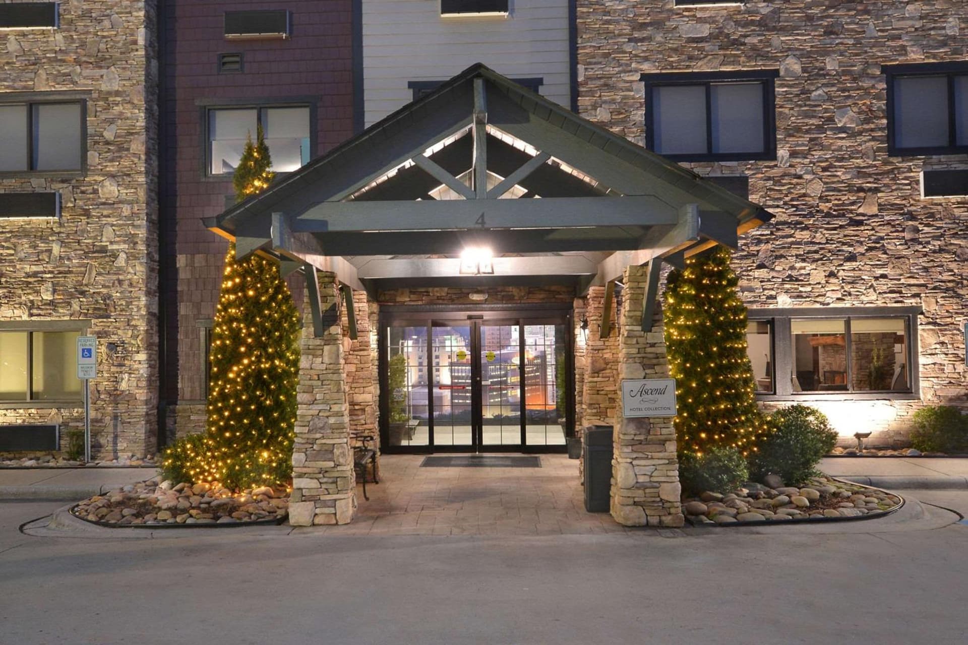 Brookstone Lodge near Biltmore Village, an Ascend Collection Hotel gallery photo in Asheville, NC — image 13