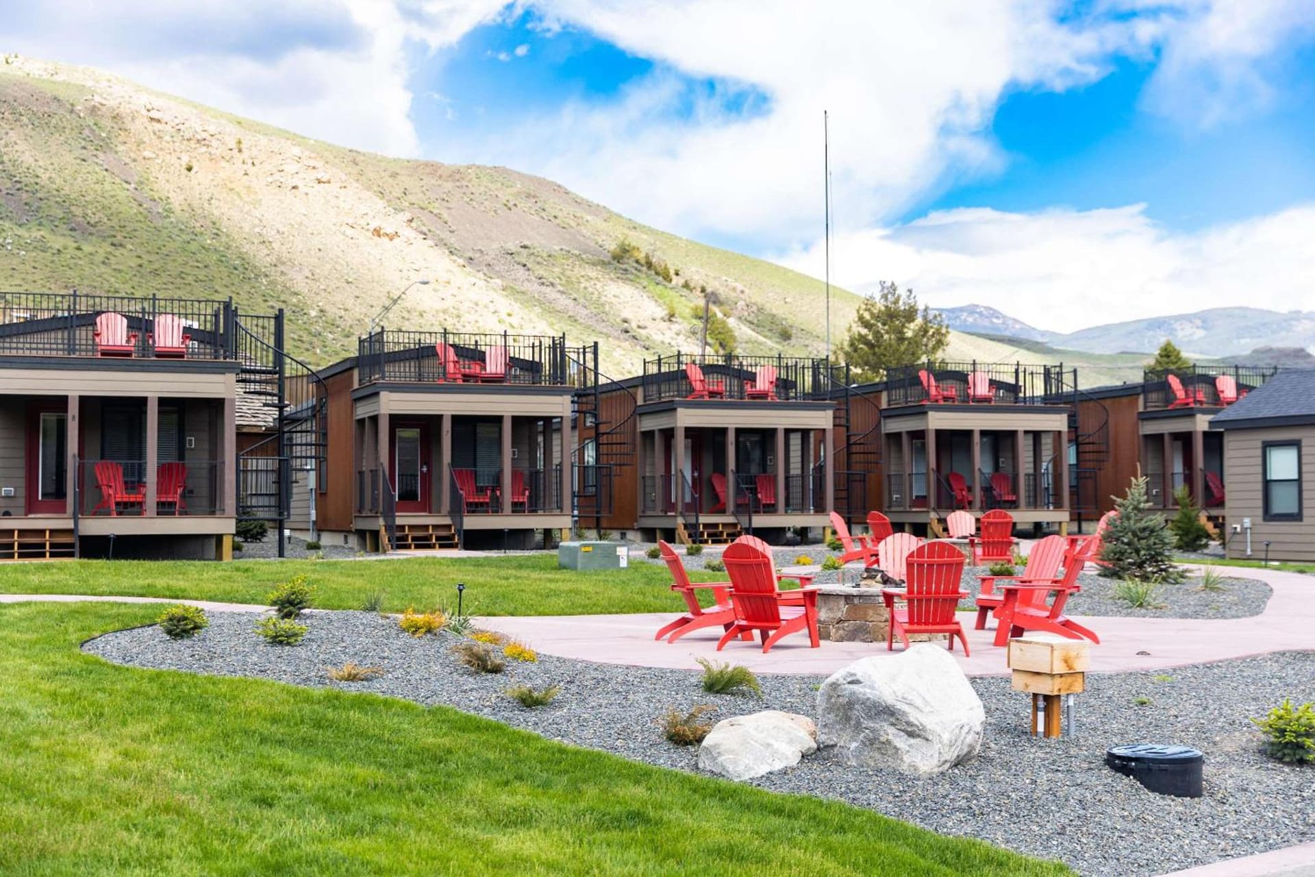 Ridgeline Hotel at Yellowstone, an Ascend Collection Hotel interior in Gardiner, MT — gallery photo 2
