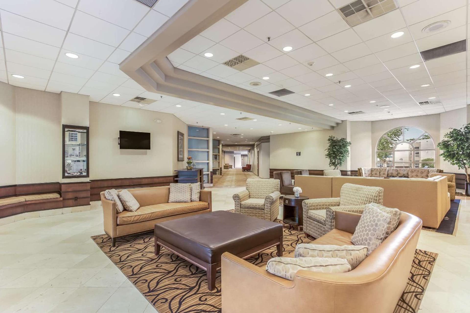 Burrstone Inn, an Ascend Collection Hotel gallery photo in Utica, NY — image 104