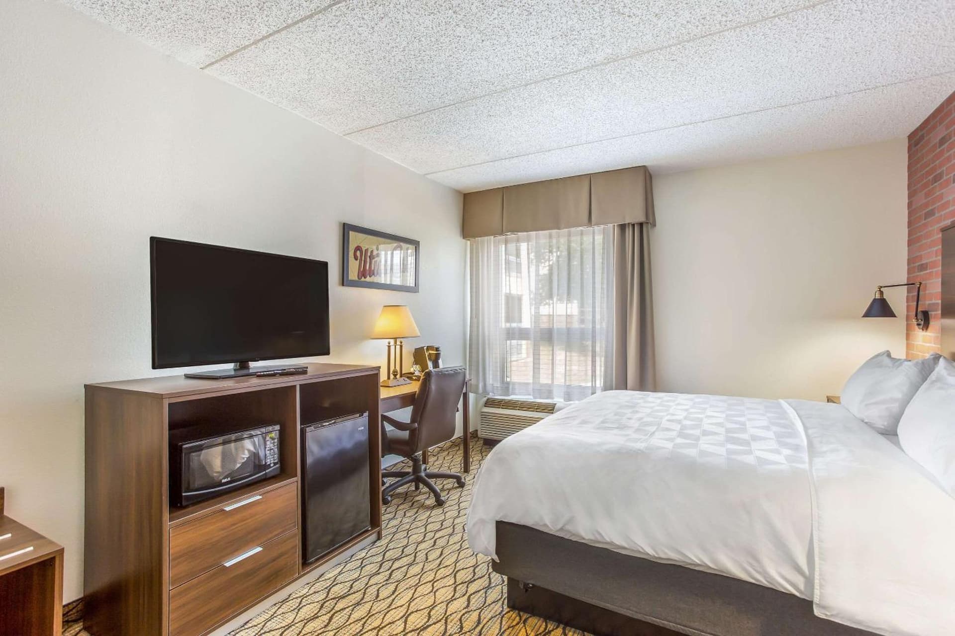 Burrstone Inn, an Ascend Collection Hotel gallery photo in Utica, NY — image 68