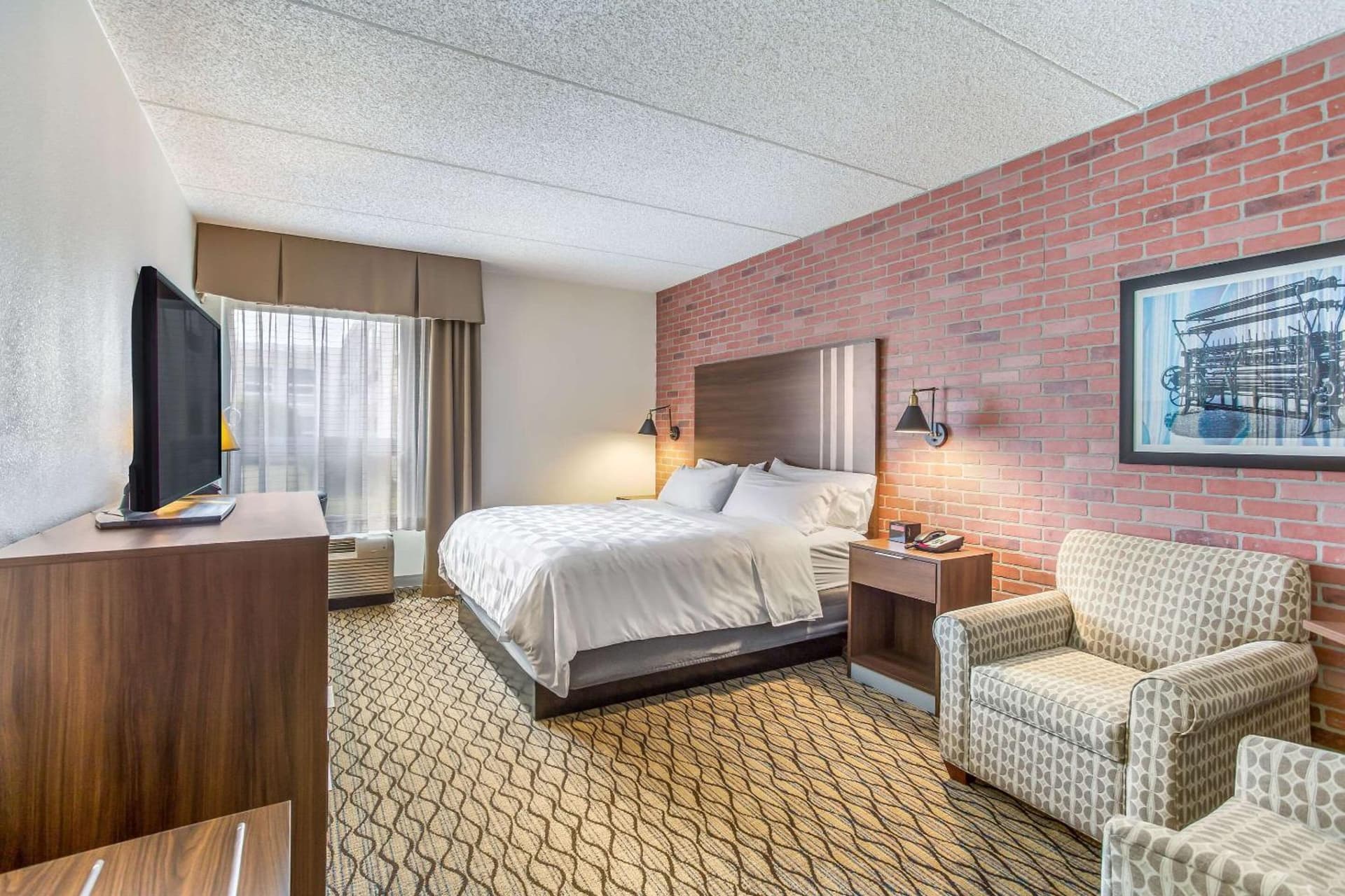 Burrstone Inn, an Ascend Collection Hotel gallery photo in Utica, NY — image 99